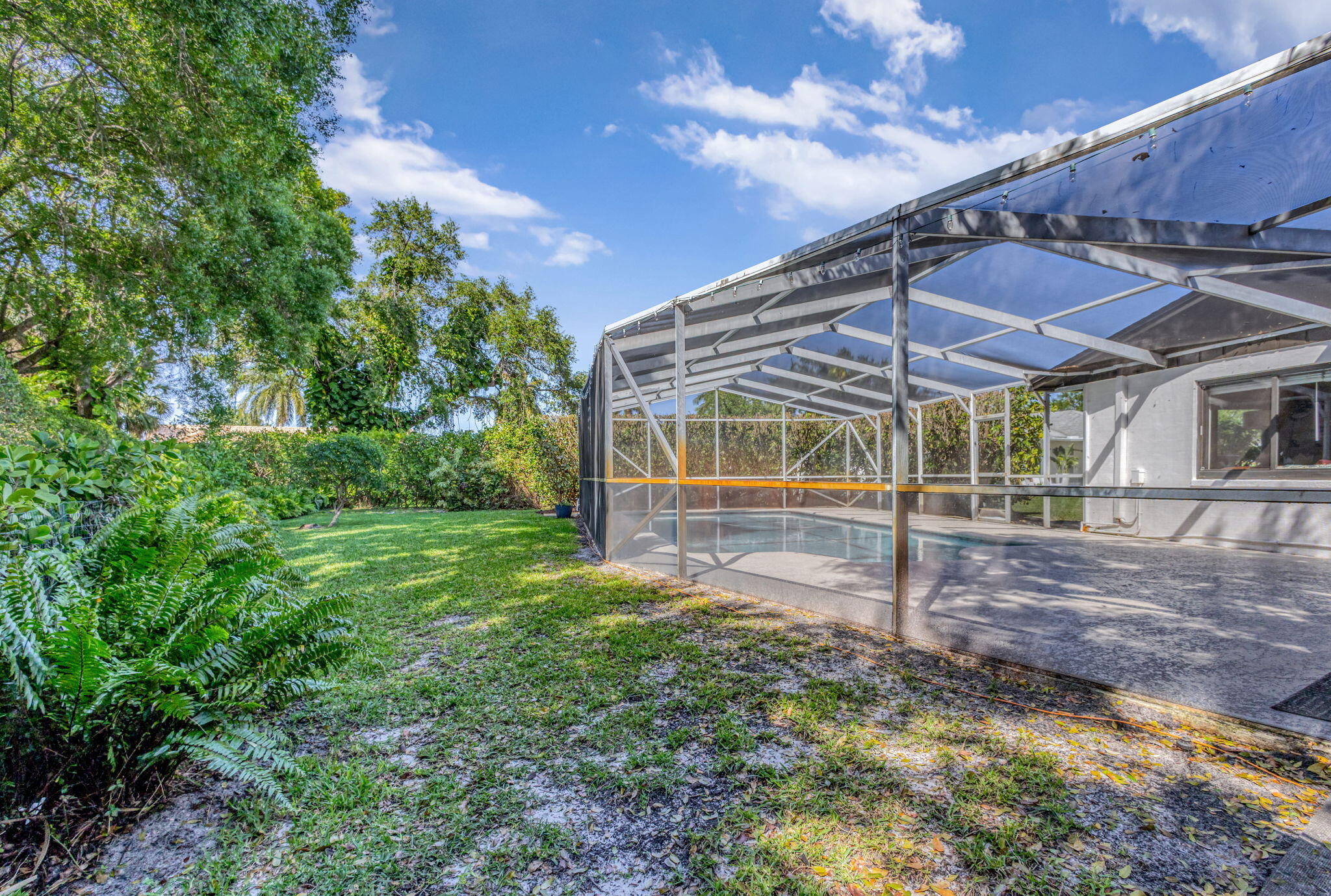 CROMWELL ESTATES - Residential Lease