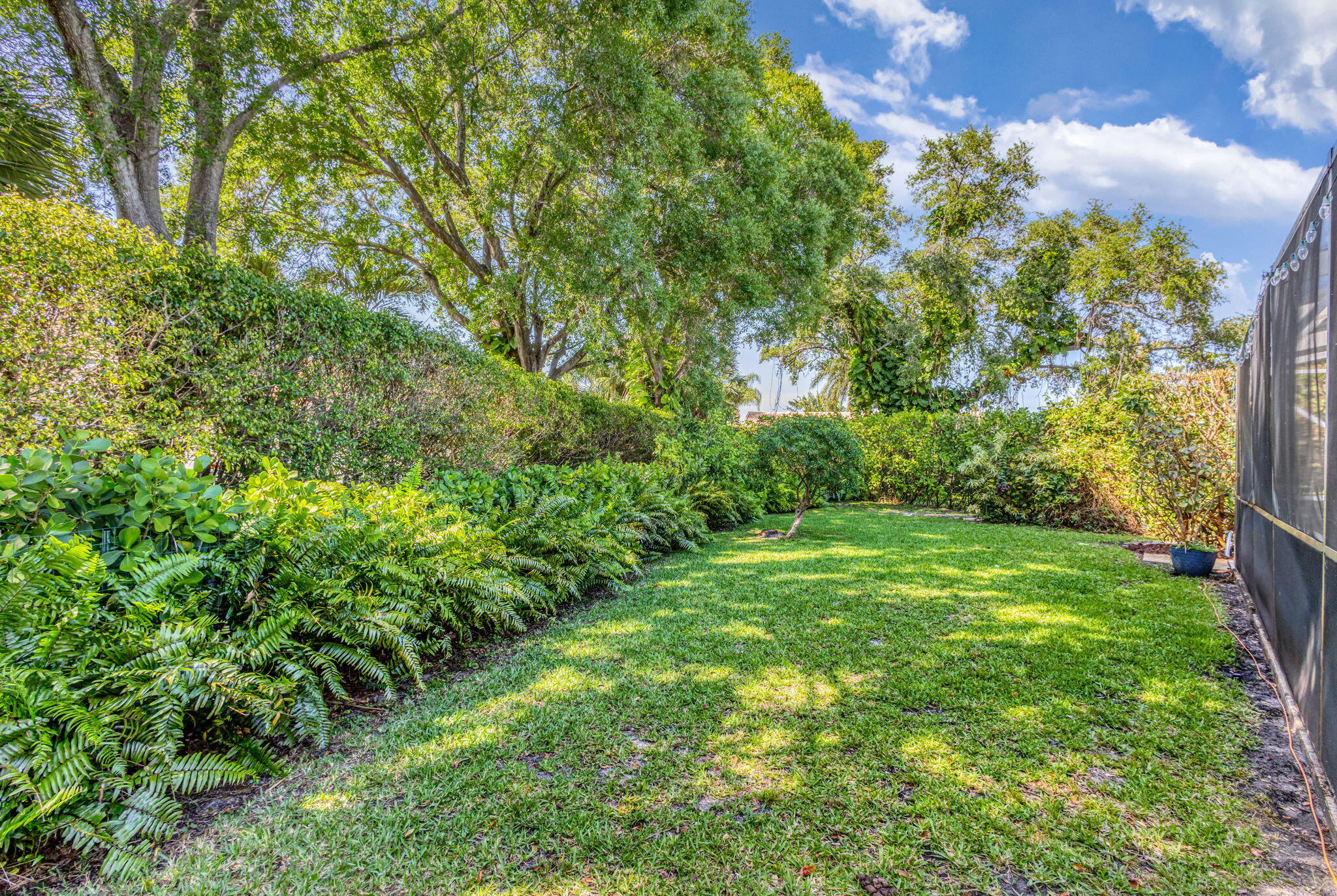 CROMWELL ESTATES - Residential Lease