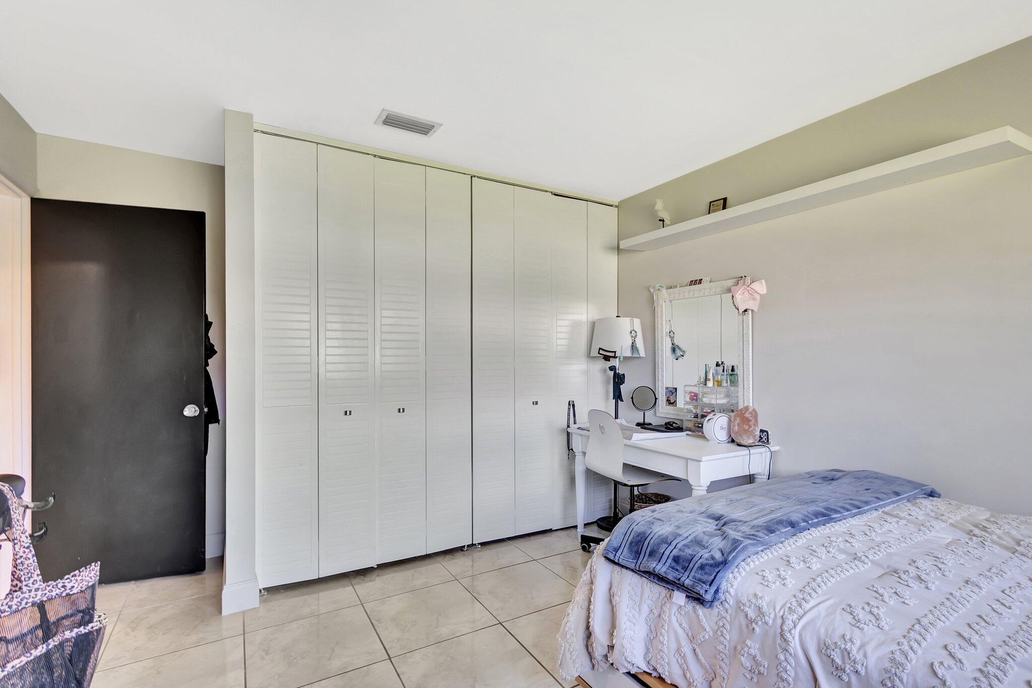 CROMWELL ESTATES - Residential Lease