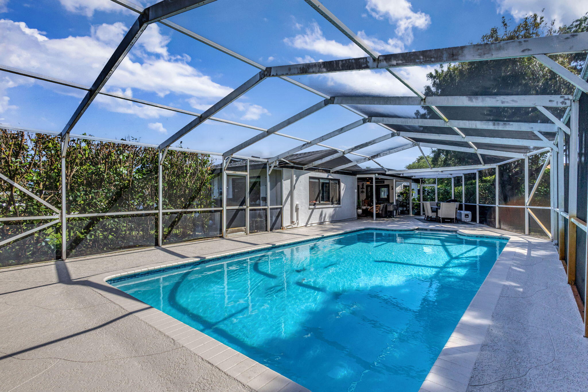 CROMWELL ESTATES - Residential Lease