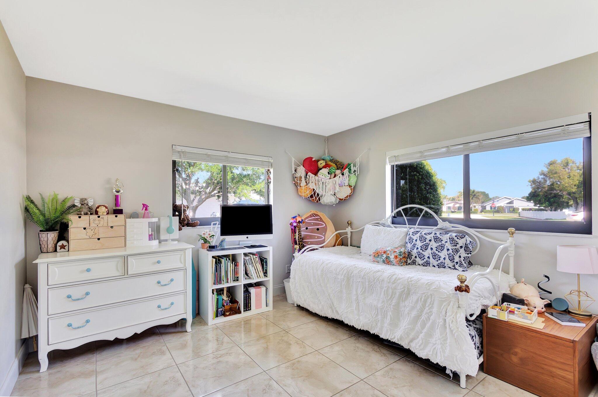 CROMWELL ESTATES - Residential Lease