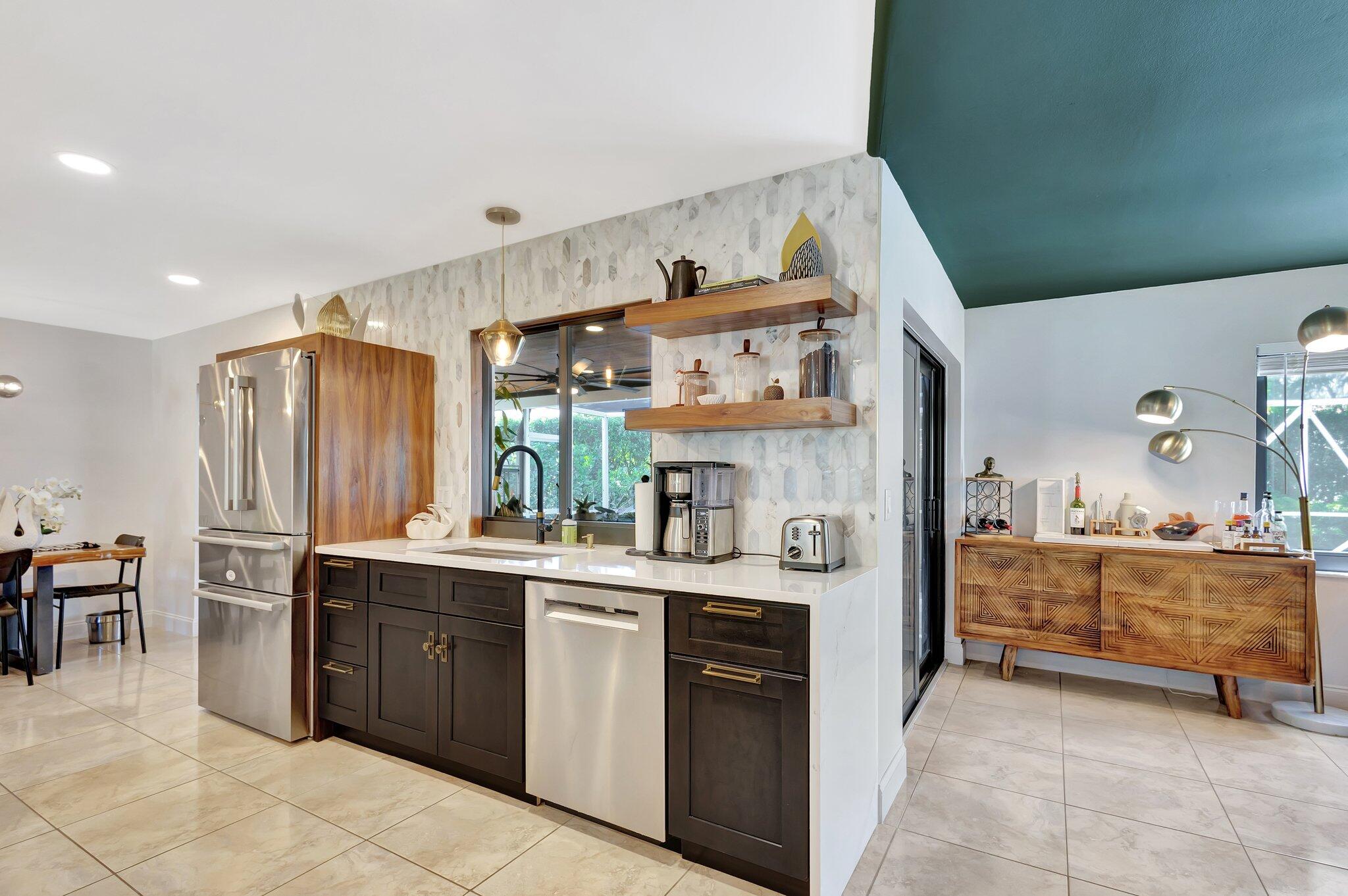 CROMWELL ESTATES - Residential Lease