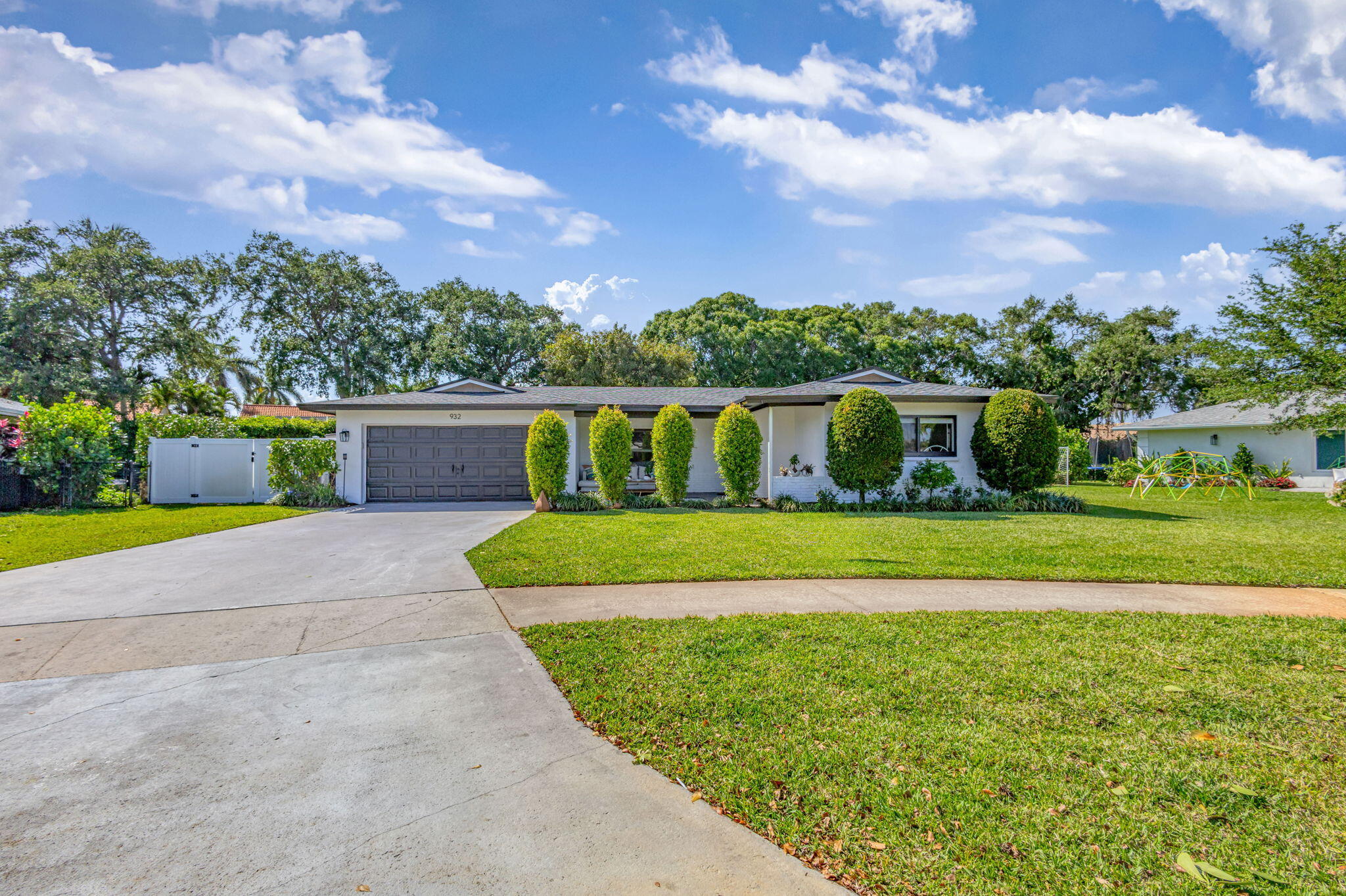 CROMWELL ESTATES - Residential Lease