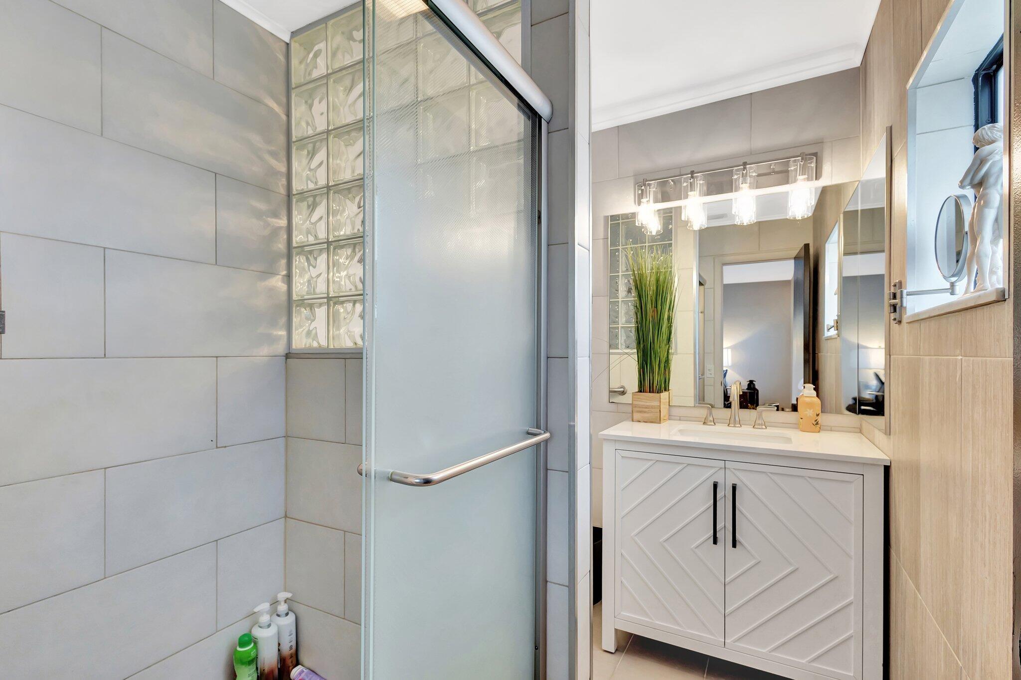 CROMWELL ESTATES - Residential Lease