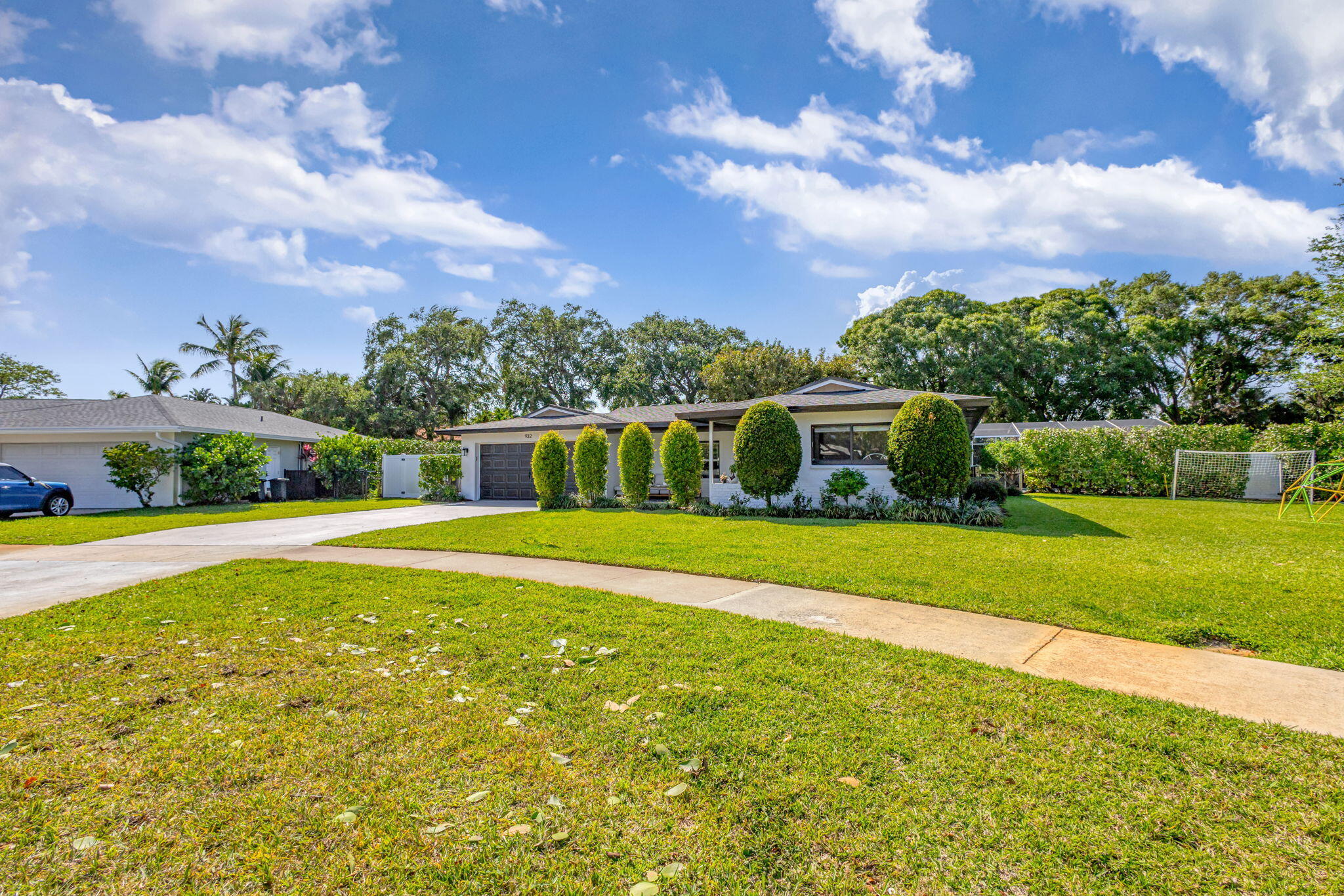 CROMWELL ESTATES - Residential Lease