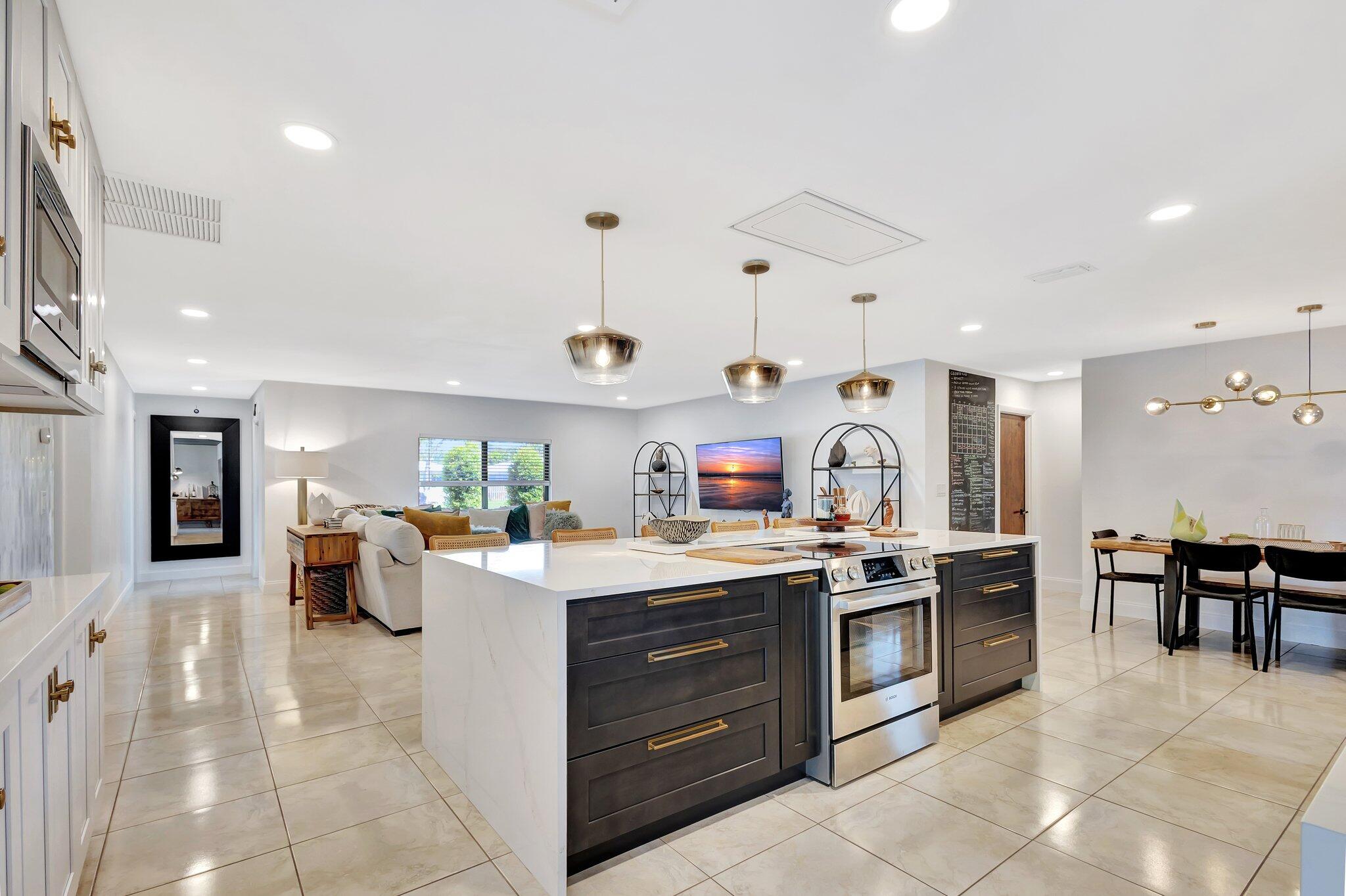 CROMWELL ESTATES - Residential Lease