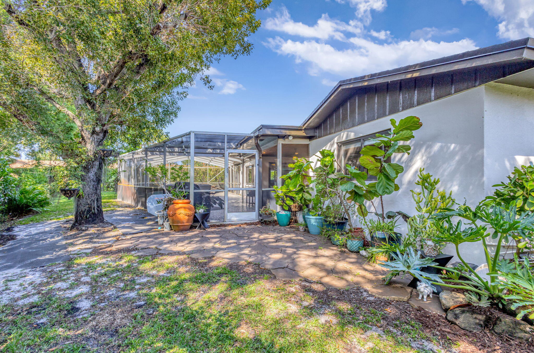 CROMWELL ESTATES - Residential Lease