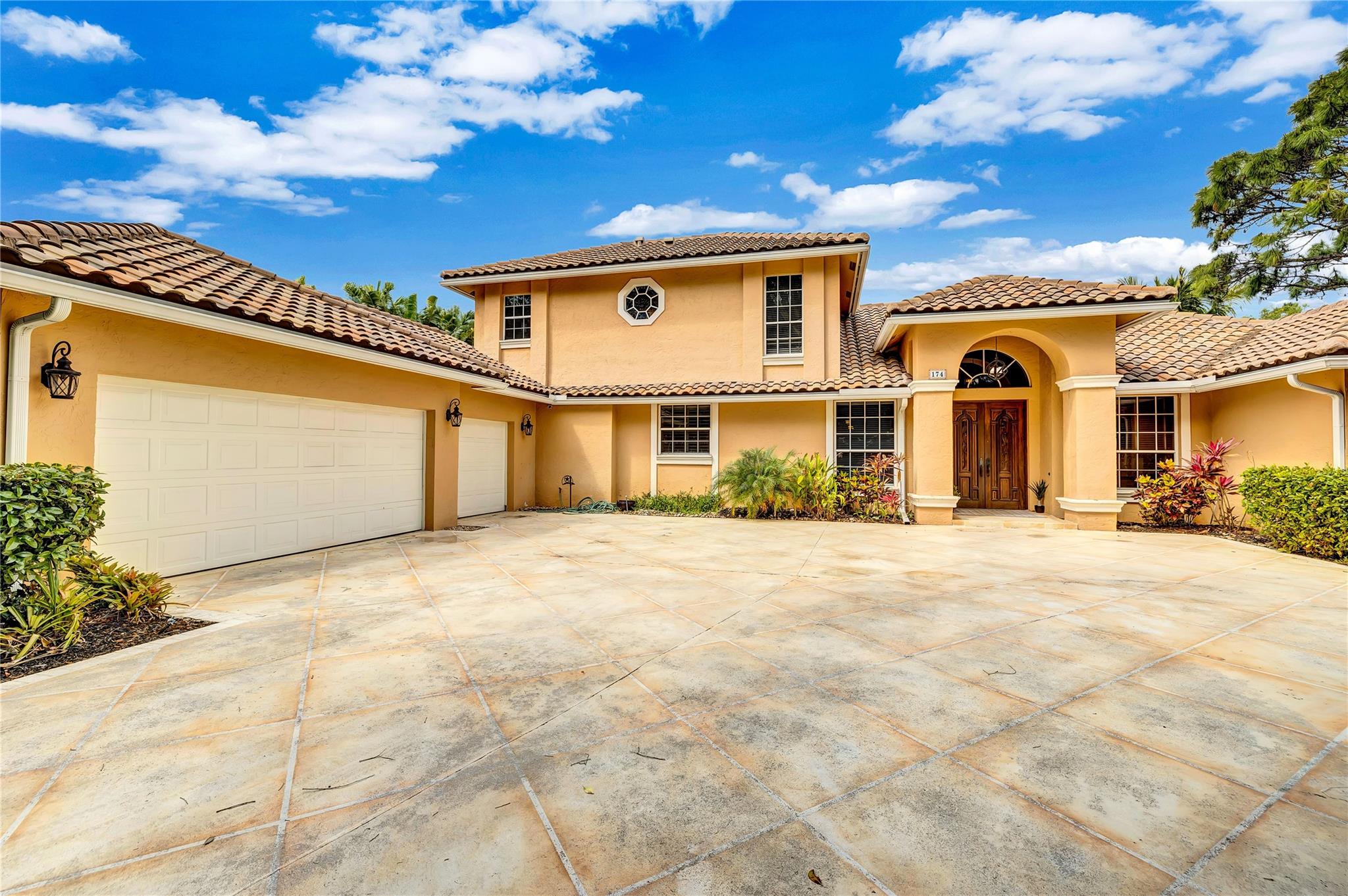 174 N River Drive