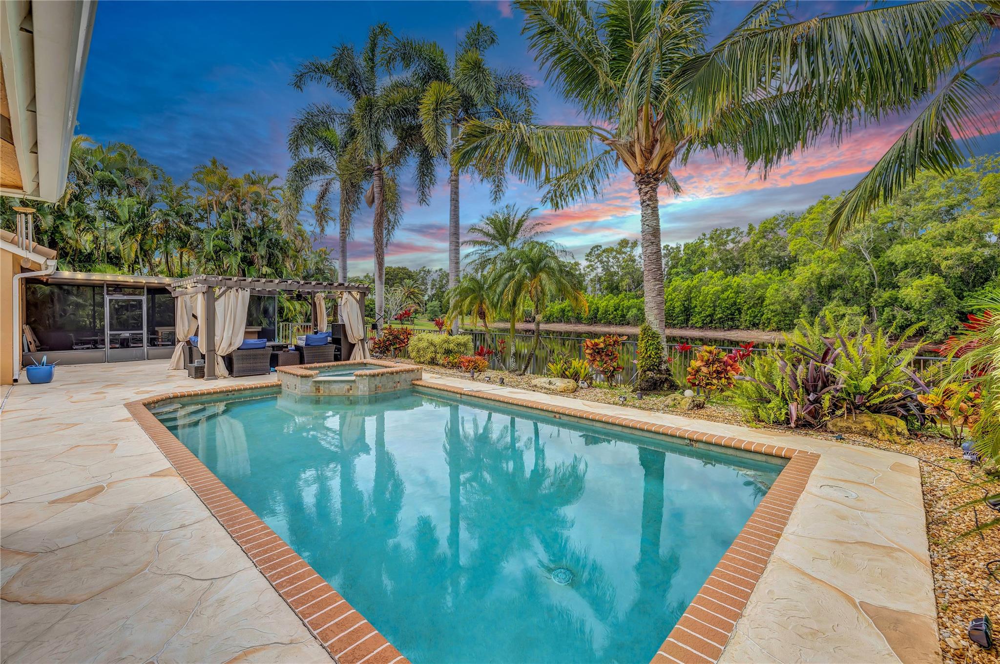 174 N River Drive