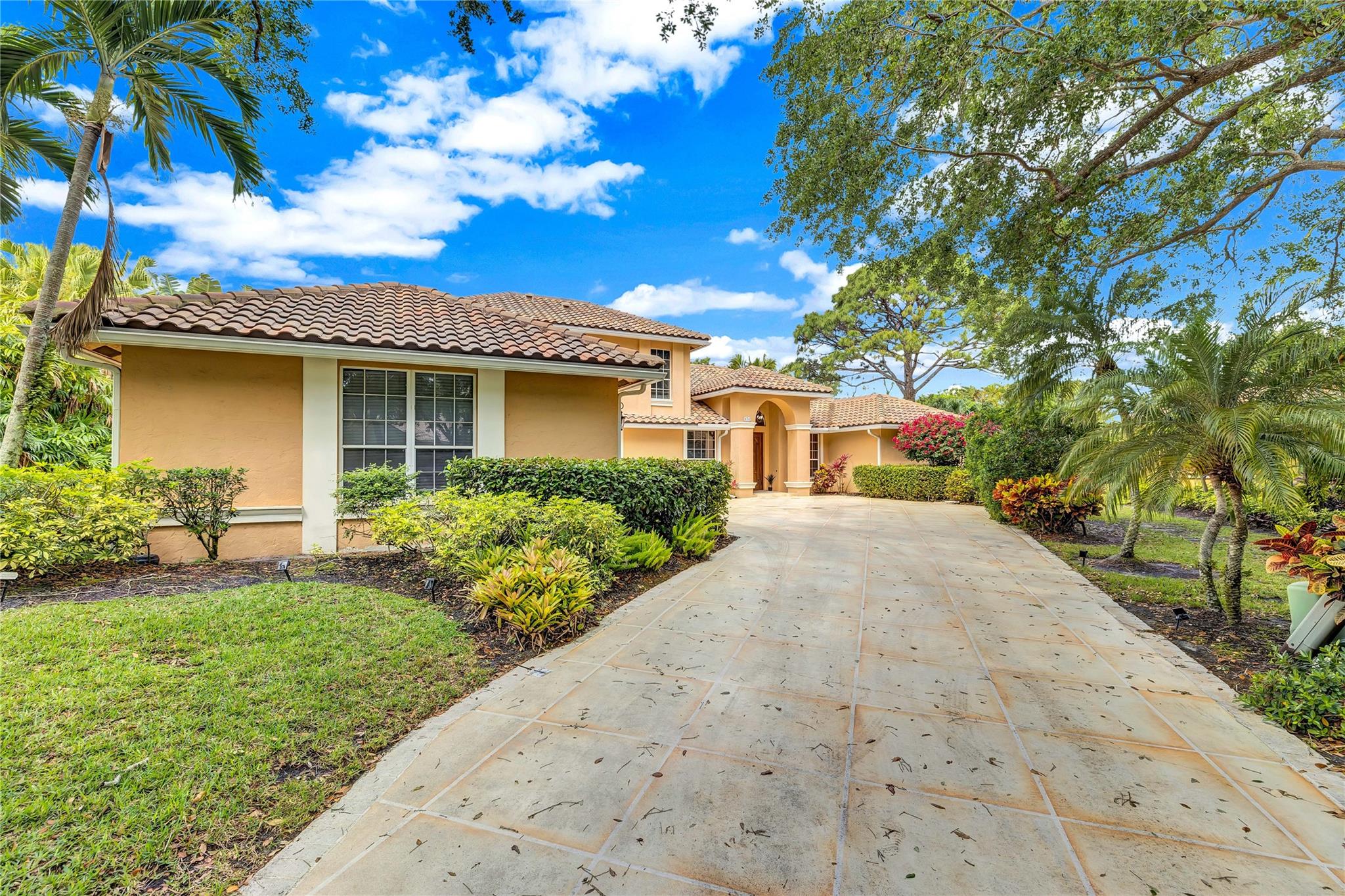 174 N River Drive