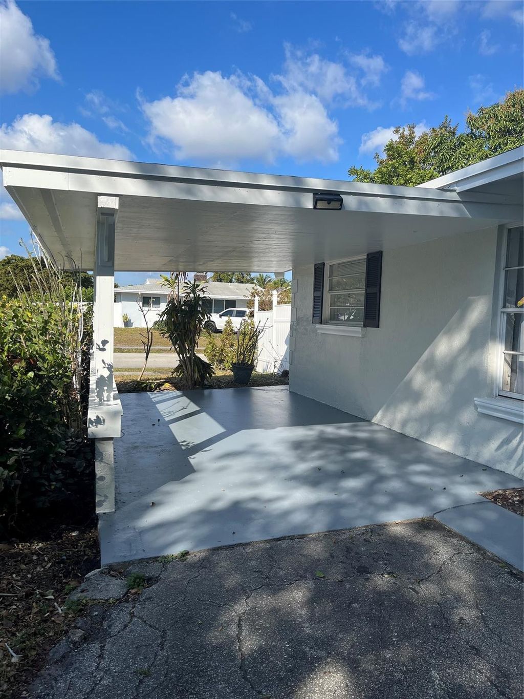 Photo of 121 NW 18th Street, Pompano Beach, FL 33060 (MLS # F10556108)