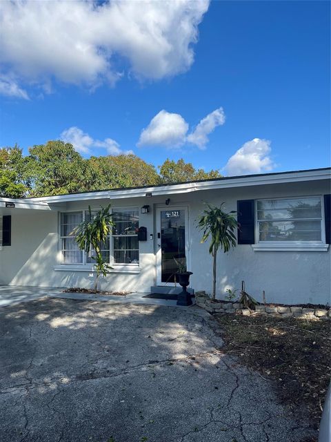 Photo of 121 NW 18th Street, Pompano Beach, FL 33060 (MLS # F10556108)