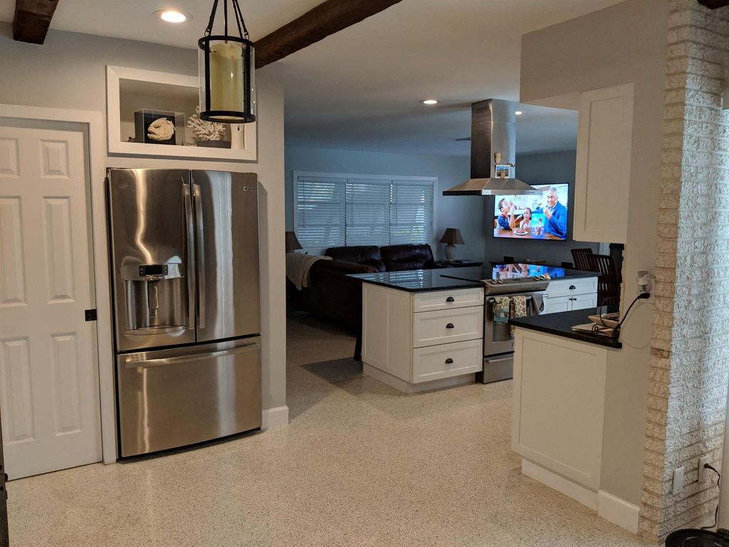 Photo of 1012 SW 5th Street, Boca Raton, FL 33486 (MLS # R11006783)