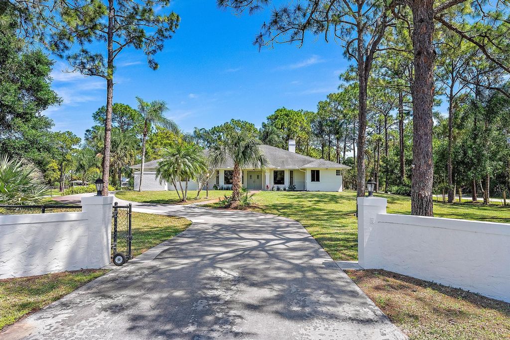 Photo of 16574 130th Avenue N, Jupiter, FL 33478 (MLS # R10971712)