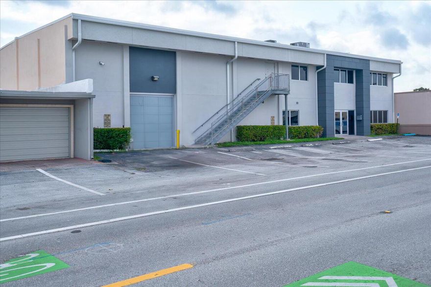 DON'T MISS OUT! Nearly 10,000 SQ/FT of office and Warehouse space. This property has 2 stories and was tastefully updated with New Roof, Hurricane proof windows, 3 phase electric with LED Lights, New A/C, 40 YR Inspection was already completed late 2023, 3 Bay door (1 in front and 2 in back) Private parking on the property front and back ( 15 or 16), Restrooms, break area, kitchen area with offices upstairs and downstairs, Huge industrial fan in warehouse, compressor, Impact front garage door. Owner is willing to sell all equipment for the right price. DON'T DELAY. LETS GET YOUR CLIENT A GREAT PROPERTY.
