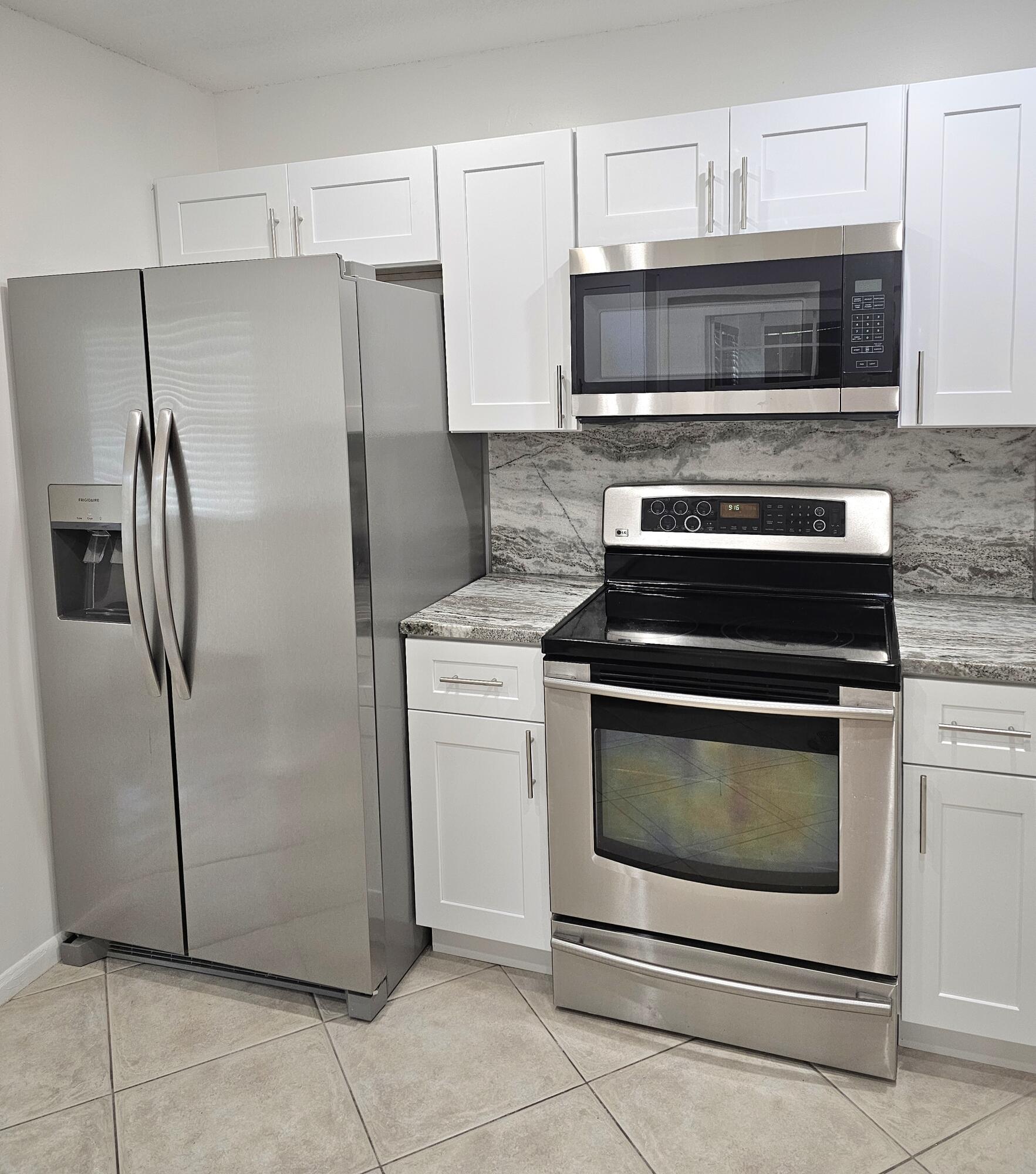 SOUTH SHORE 4 OF WELLINGTON - Residential Lease