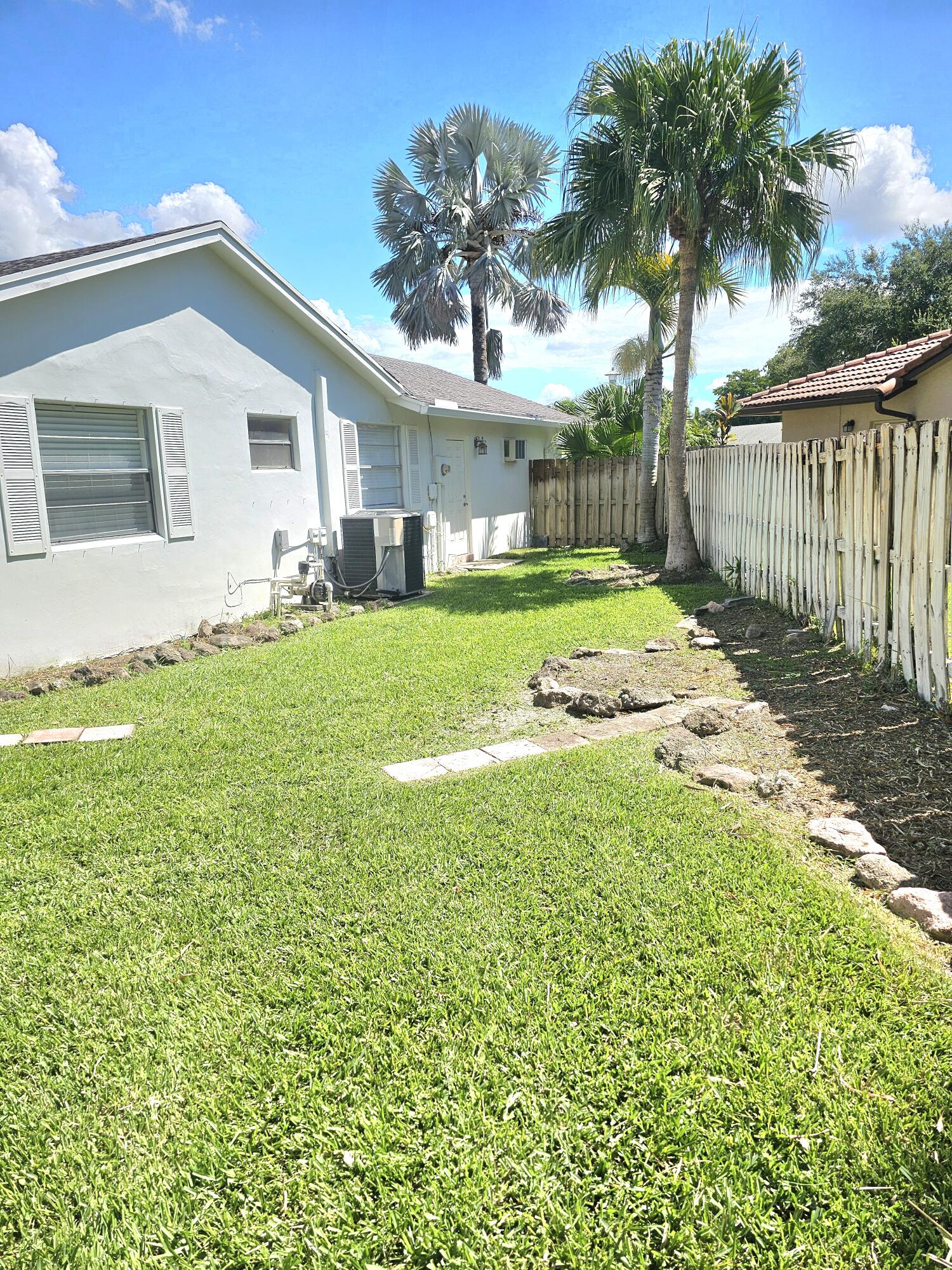 SOUTH SHORE 4 OF WELLINGTON - Residential Lease