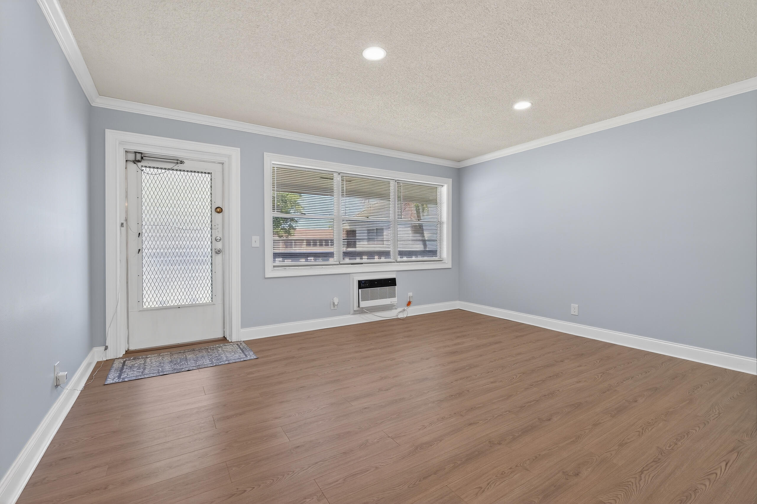 View photos, virtual tours, details... 71 Canterbury C 71