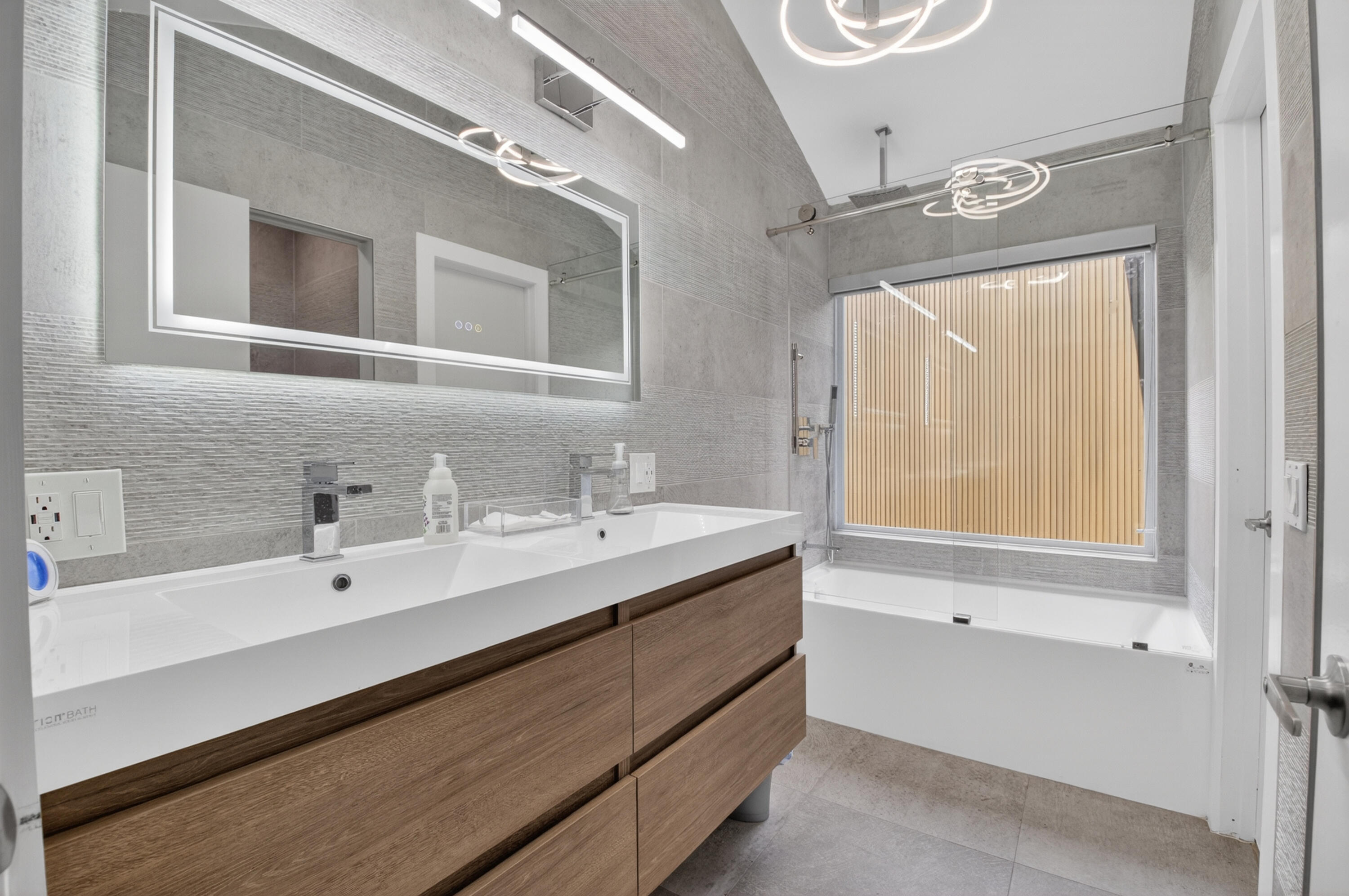 WOODCREST - Residential