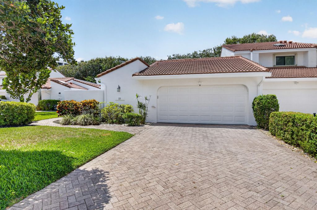 Photo of 7374 Woodmont Court, Boca Raton, FL 33434 (MLS # B26032617)