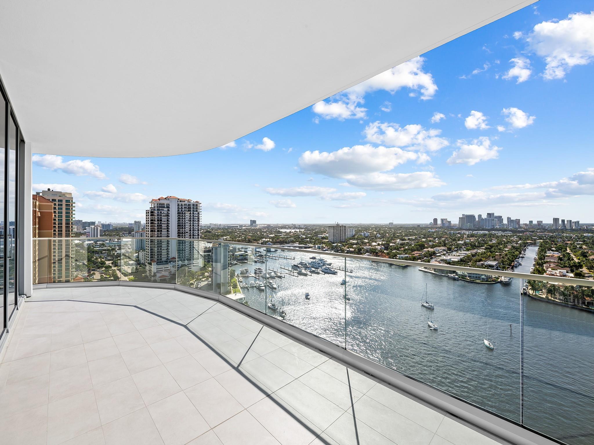 SELENE OCEANFRONT RESIDEN - Residential