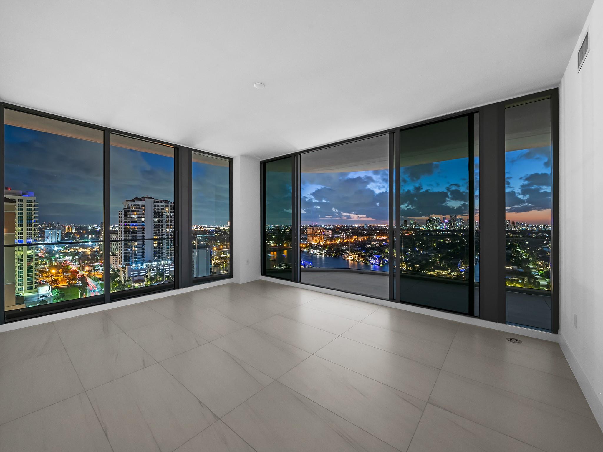 SELENE OCEANFRONT RESIDEN - Residential