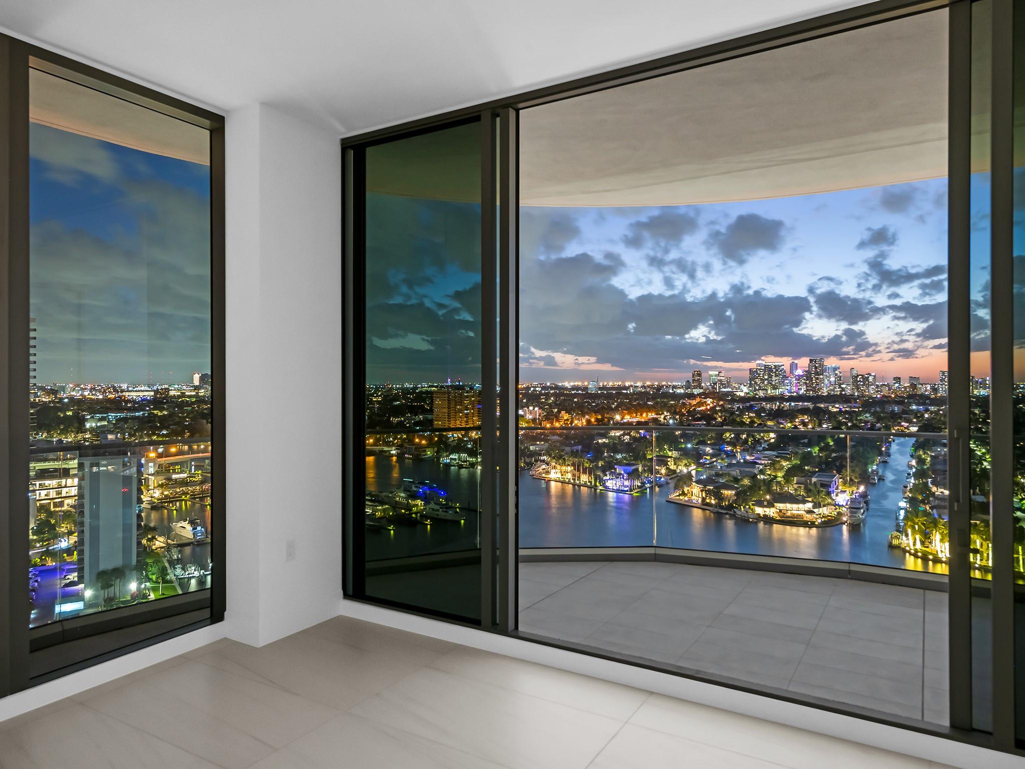 SELENE OCEANFRONT RESIDEN - Residential