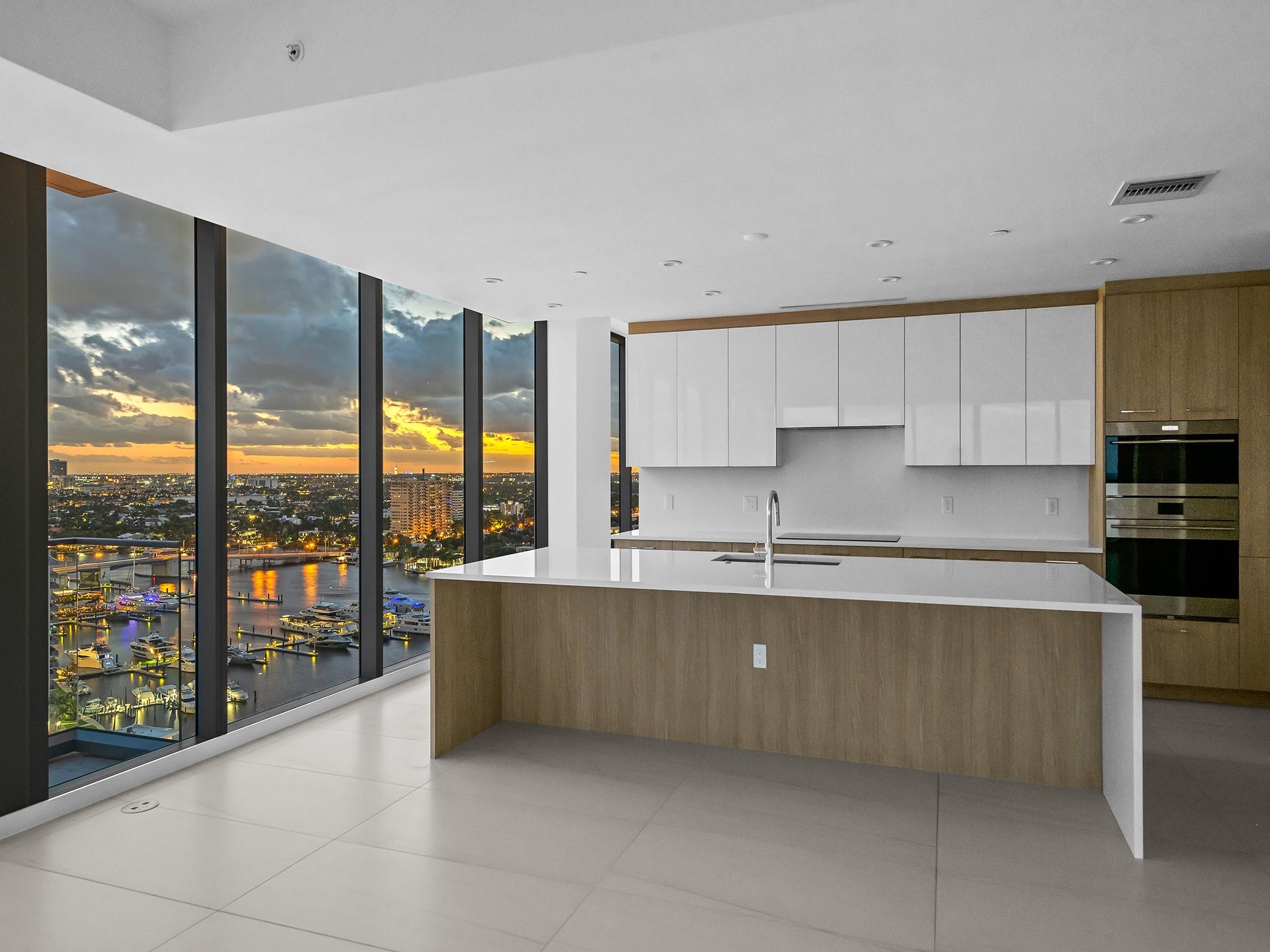 SELENE OCEANFRONT RESIDEN - Residential