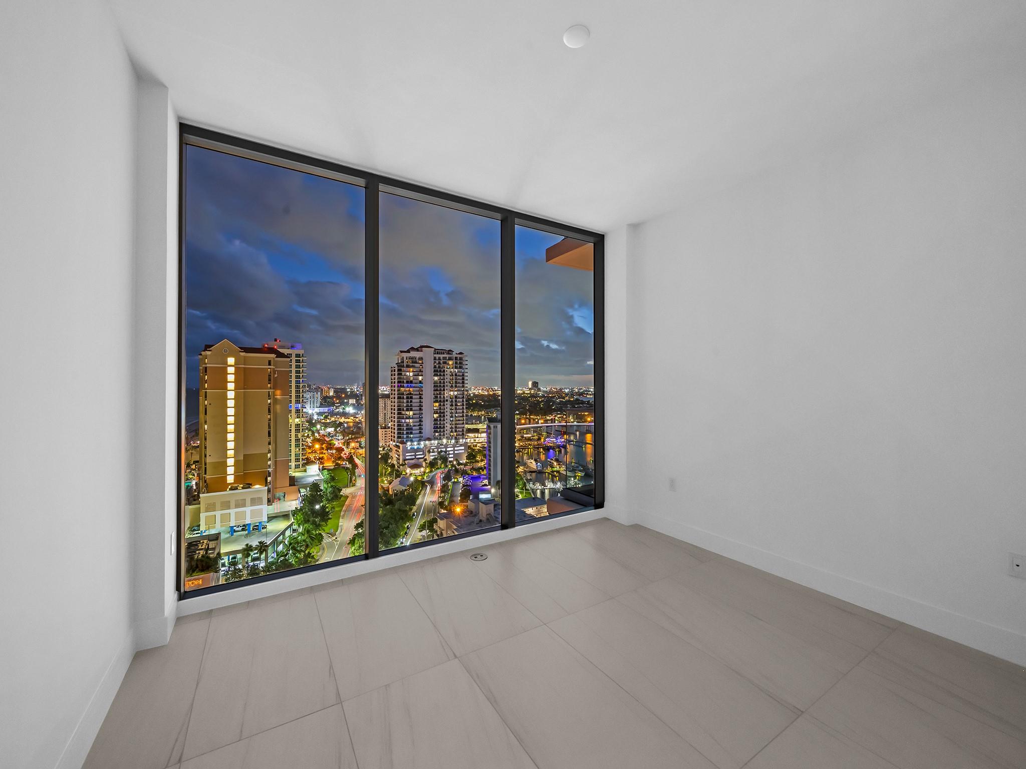 SELENE OCEANFRONT RESIDEN - Residential