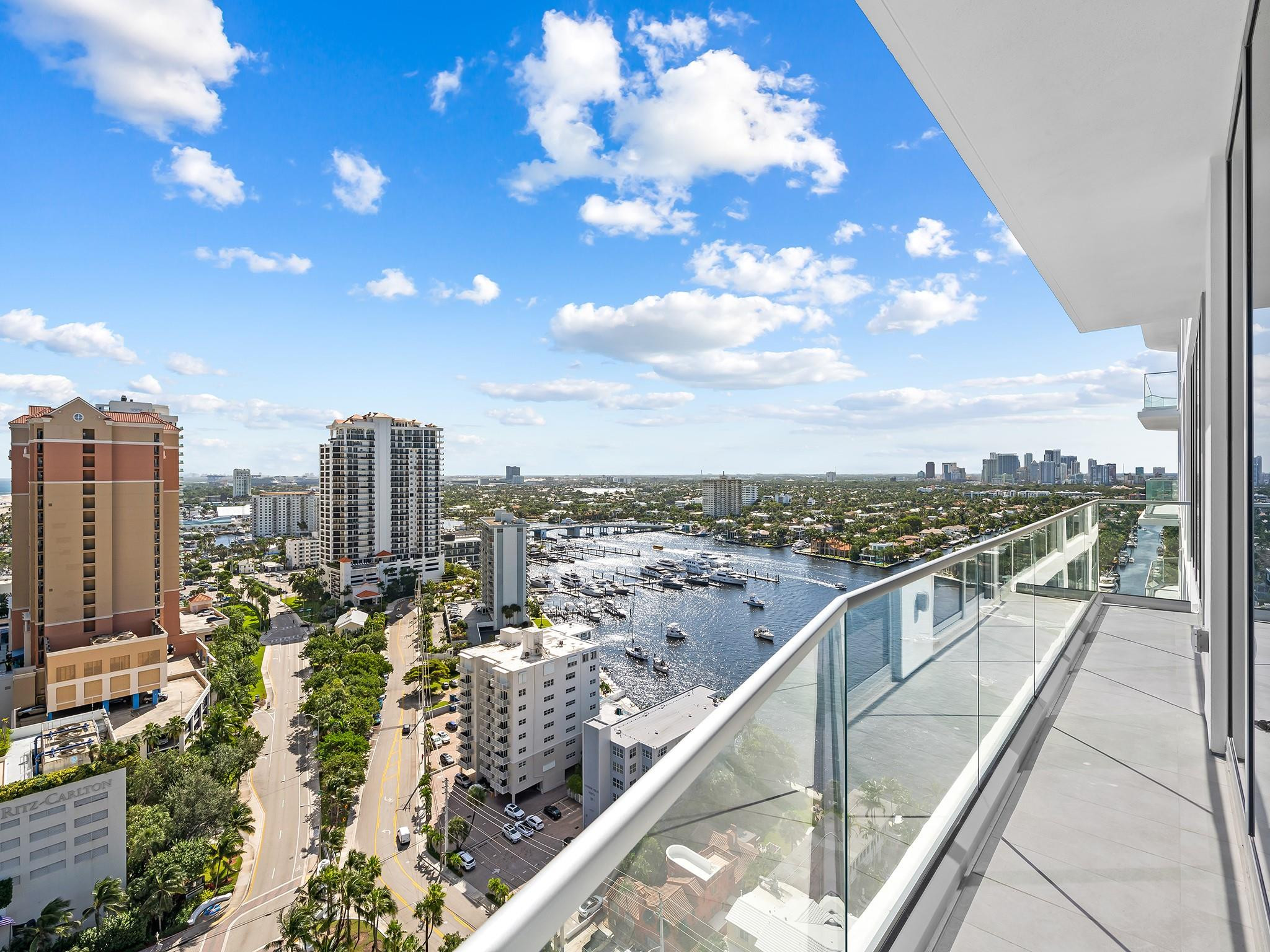 SELENE OCEANFRONT RESIDEN - Residential