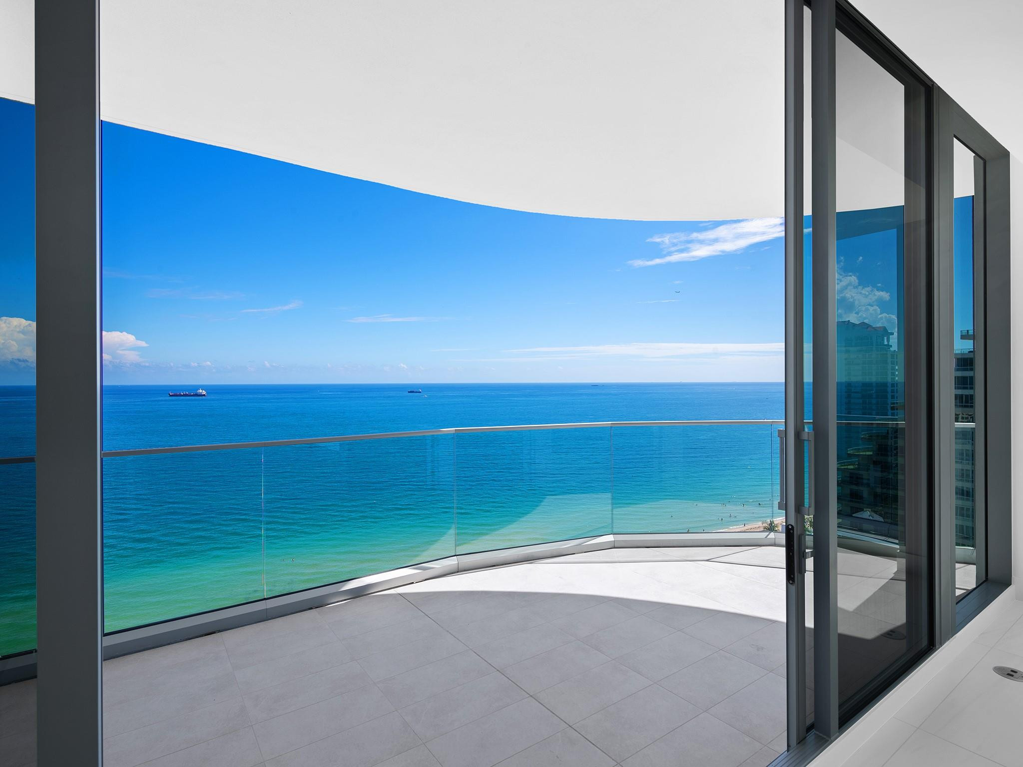 SELENE OCEANFRONT RESIDEN - Residential