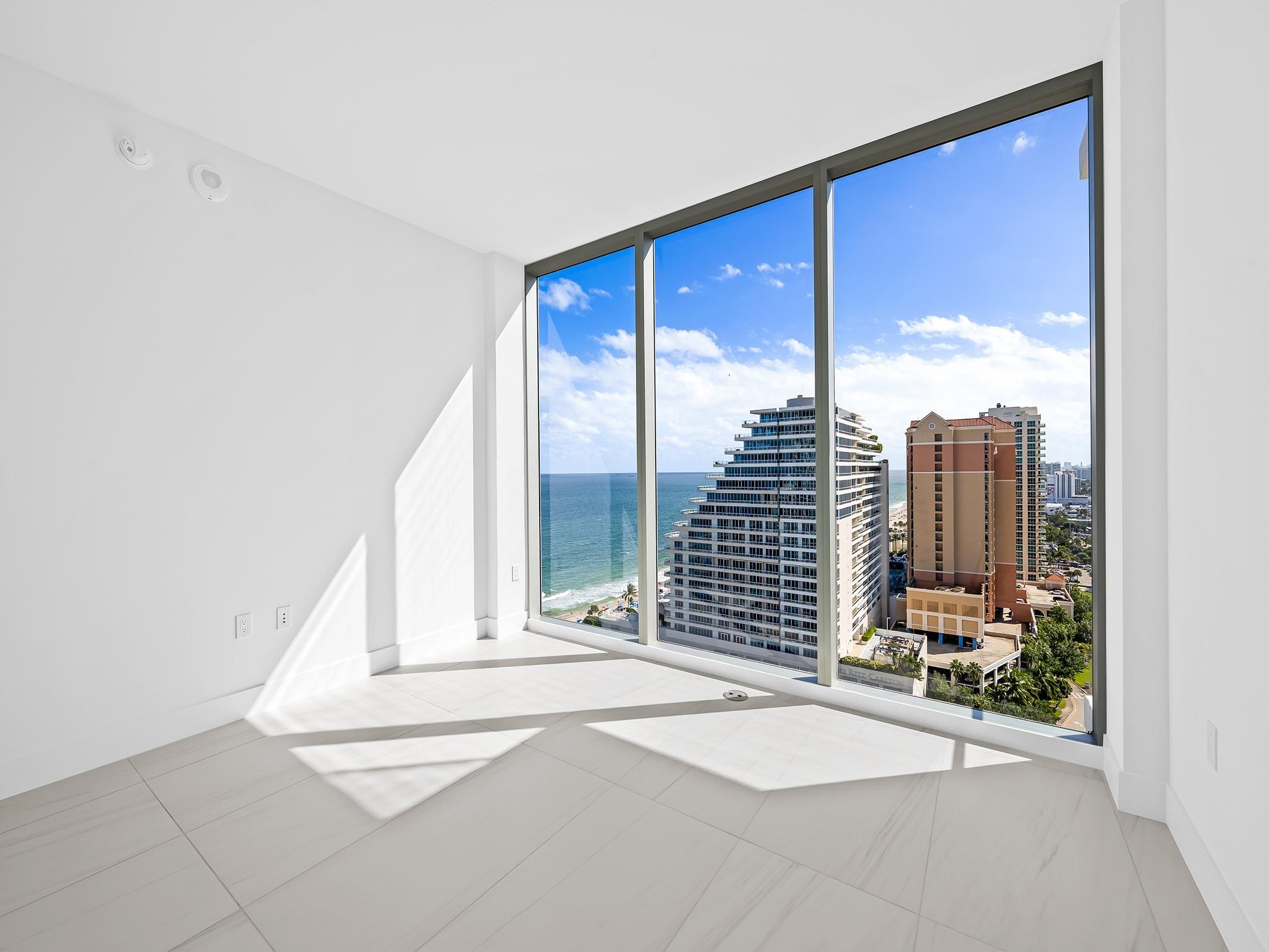 SELENE OCEANFRONT RESIDEN - Residential