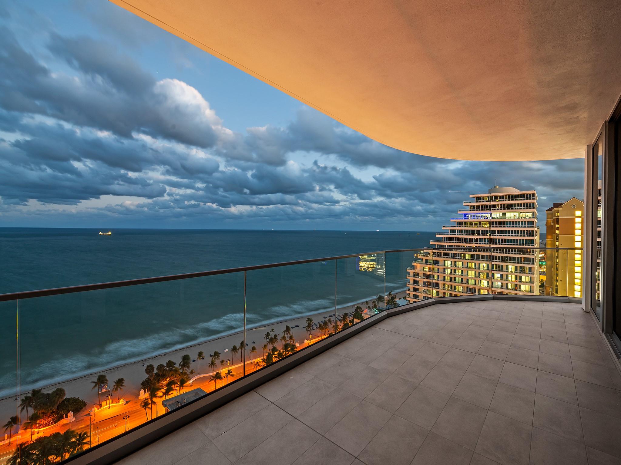SELENE OCEANFRONT RESIDEN - Residential