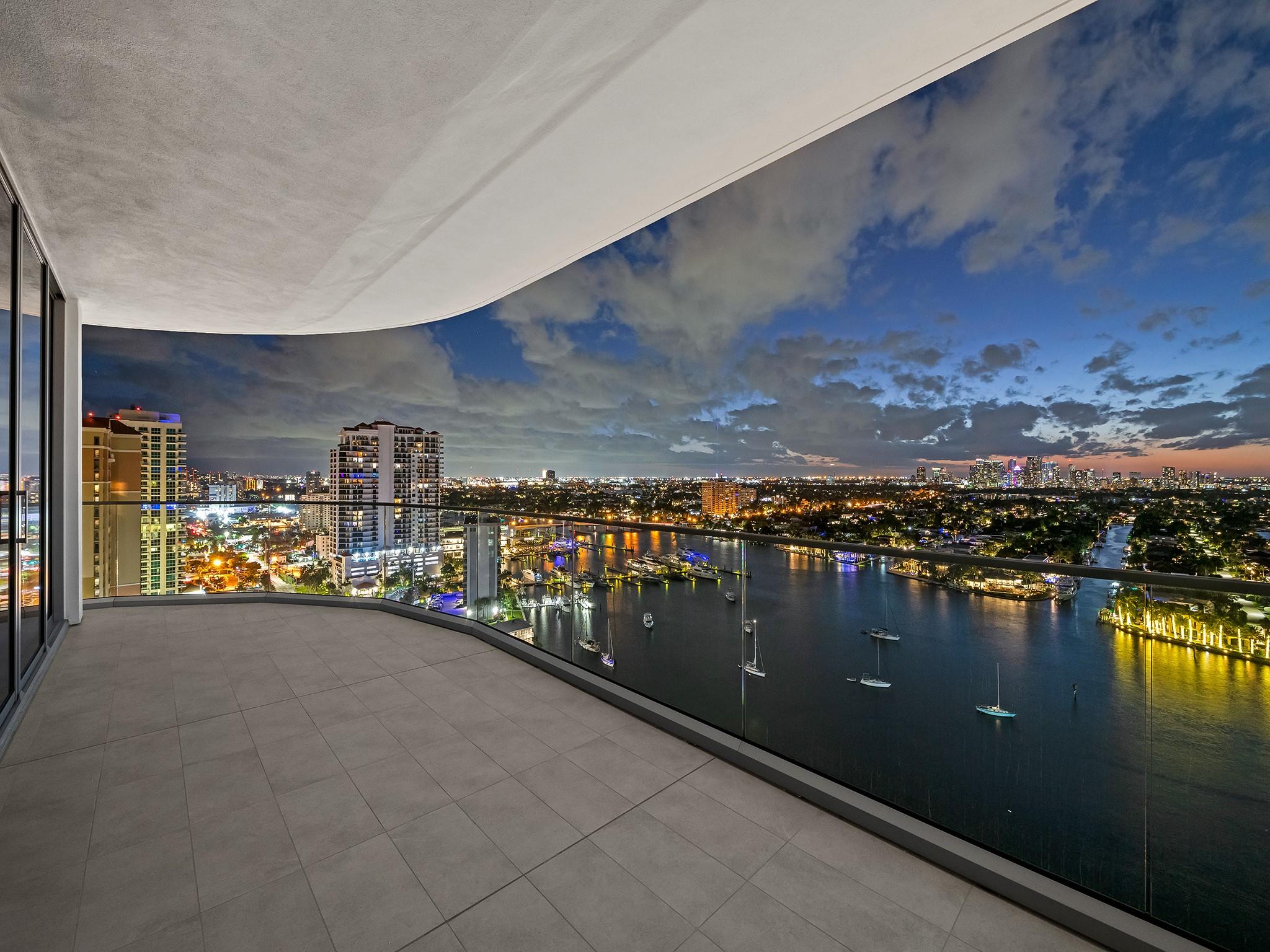 SELENE OCEANFRONT RESIDEN - Residential