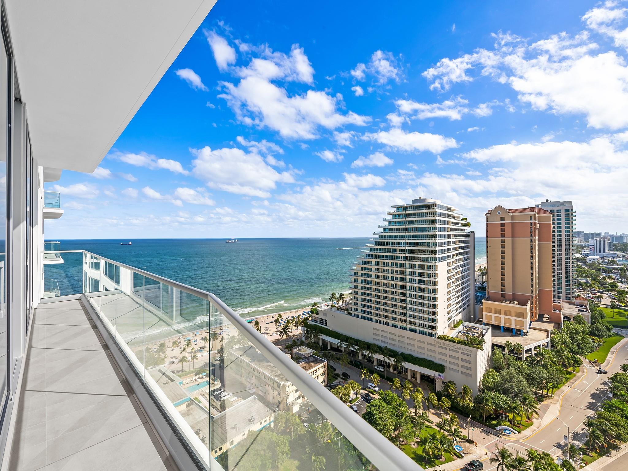 SELENE OCEANFRONT RESIDEN - Residential