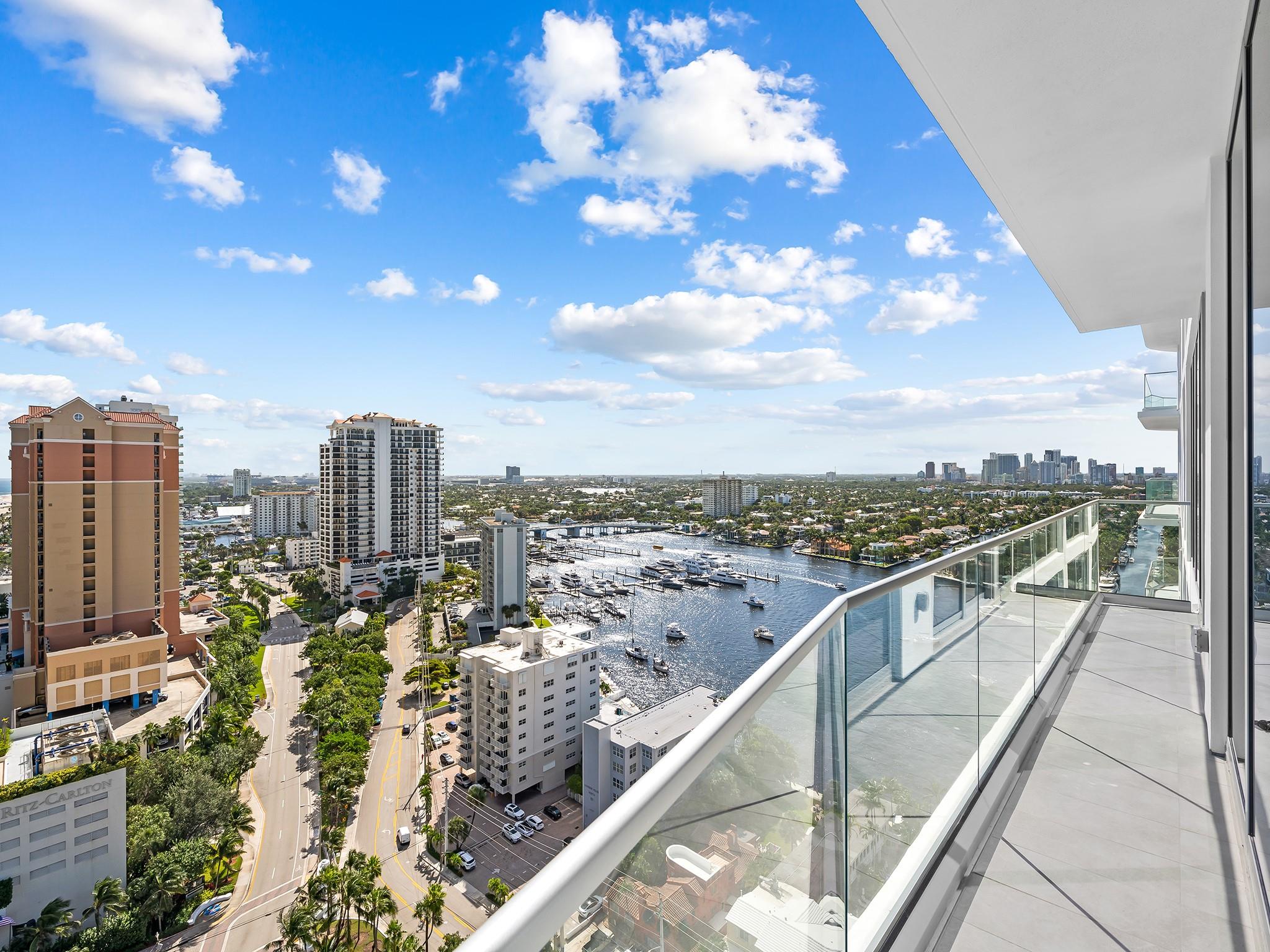 SELENE OCEANFRONT RESIDEN - Residential
