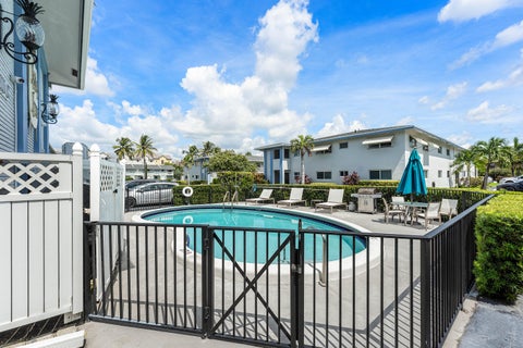 Tiny photo for 4111 NE 21st Way #204, Lighthouse Point, FL 33064 (MLS # B26057838)