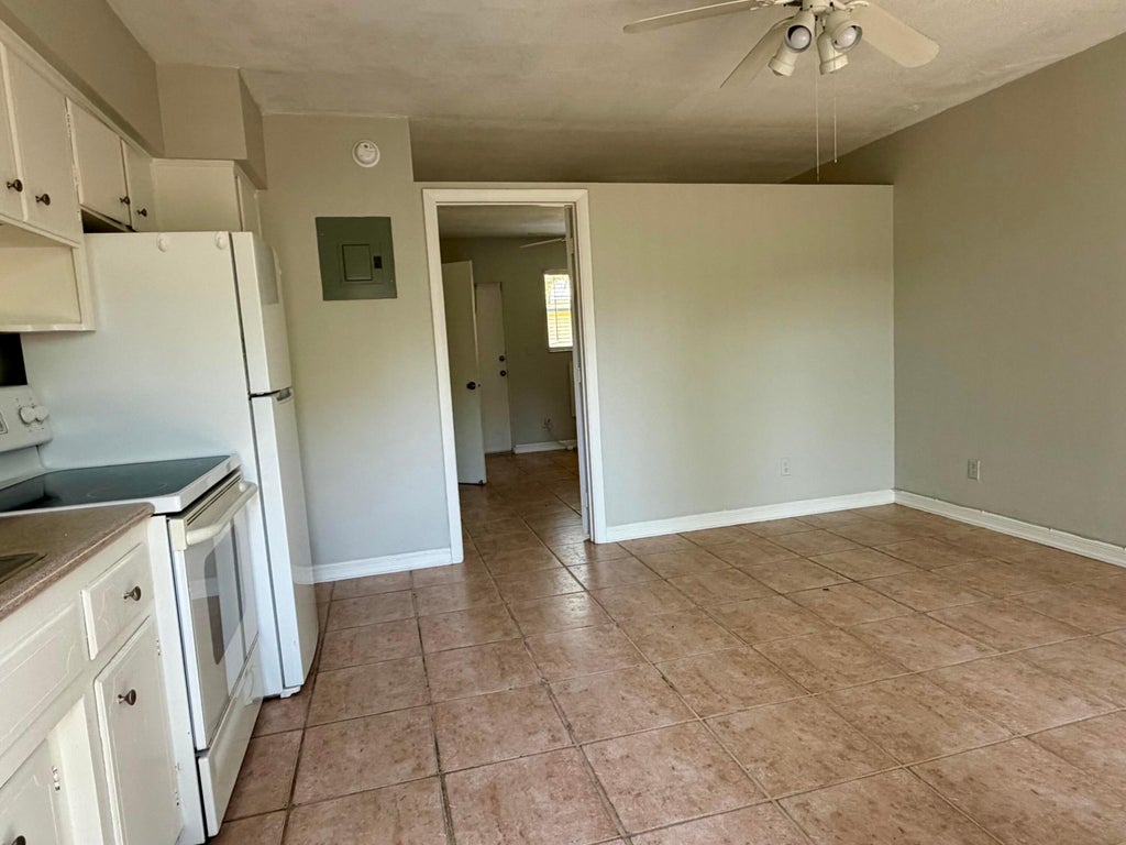 Photo of 3041 NE 20th Terrace, Fort Lauderdale, FL 33306 (MLS # B26064742)