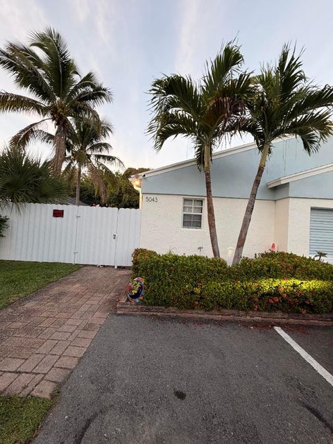 5043 NW 5th Street Delray Beach FL 33445