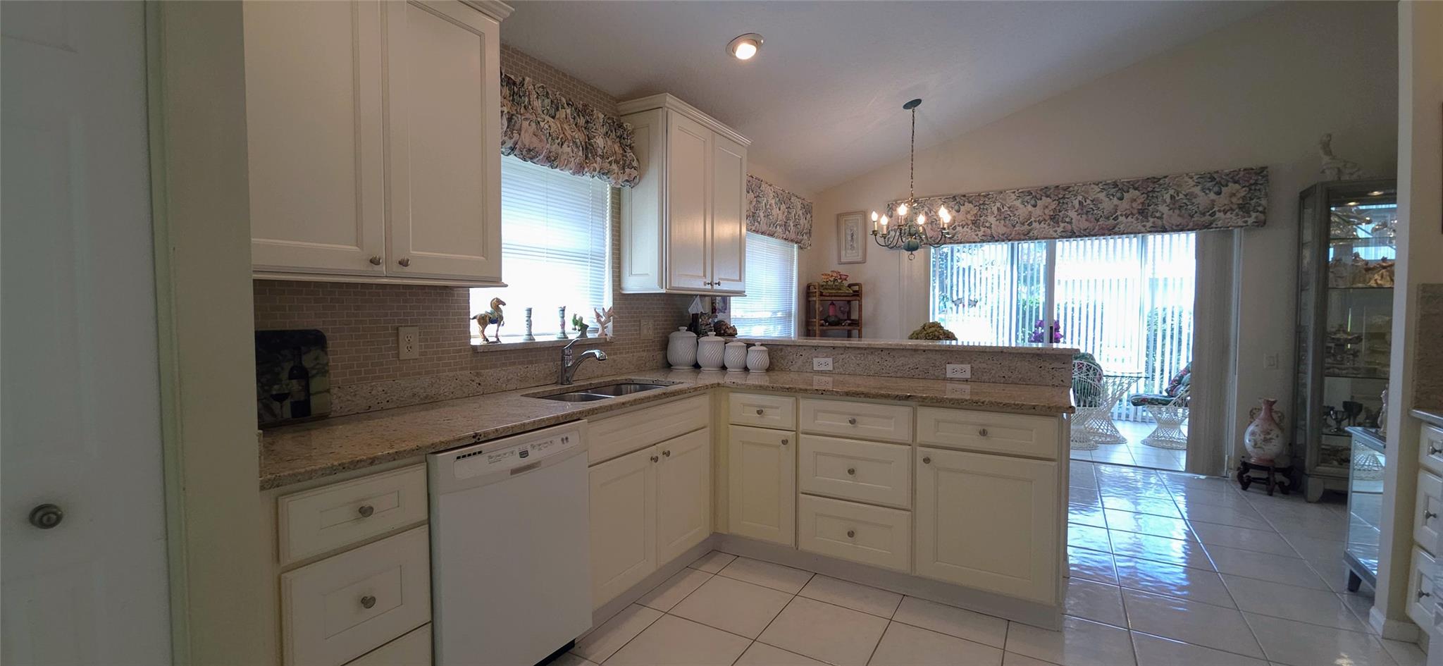 Boynton Beach, Florida 33437, United States, 3 Bedrooms Bedrooms, ,2 BathroomsBathrooms,Residential,Active,247217