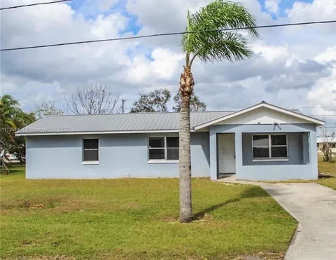49 E Metcalfe St, Avon Park, FL MLS: F10486799