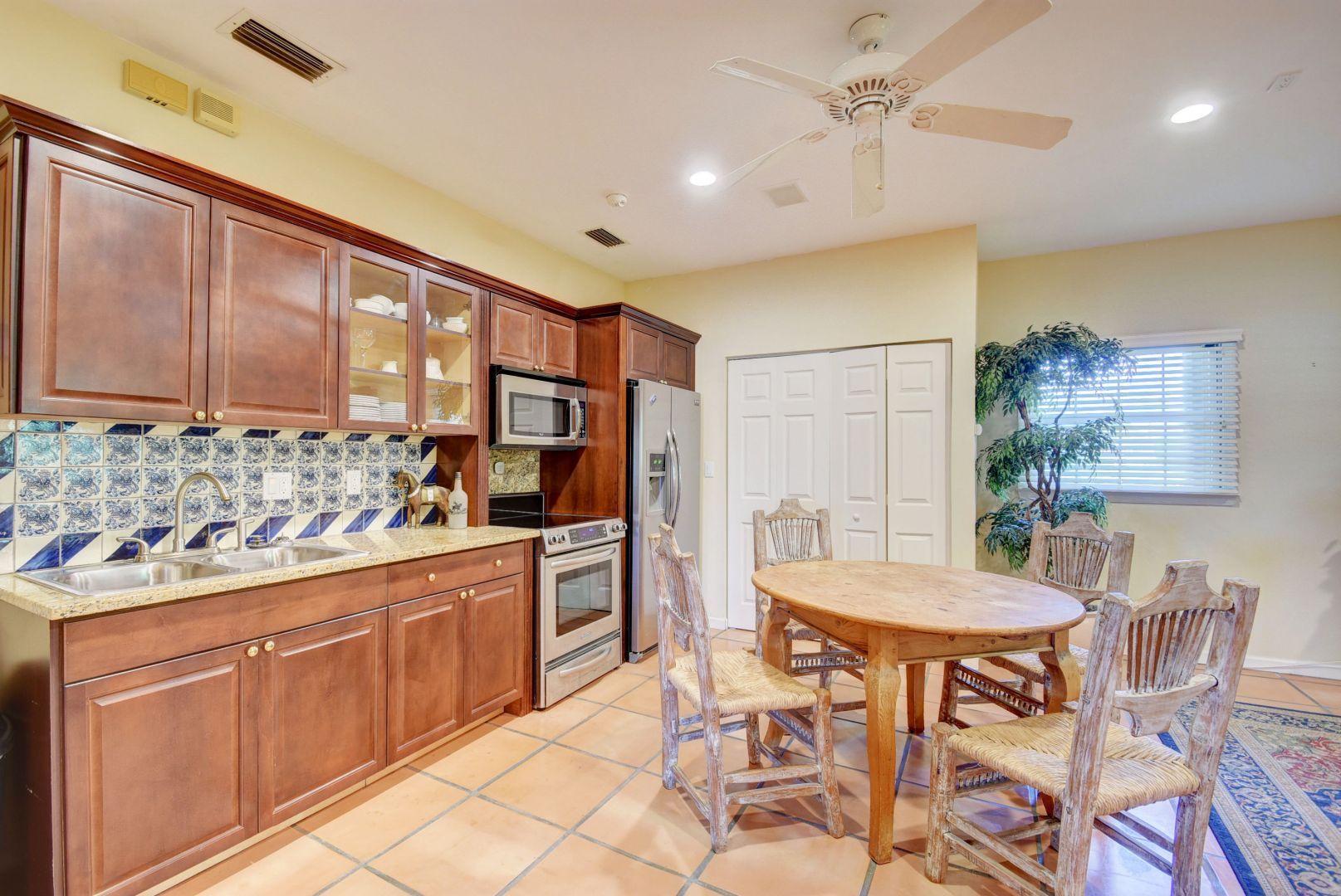 PALM BEACH POINT - Residential