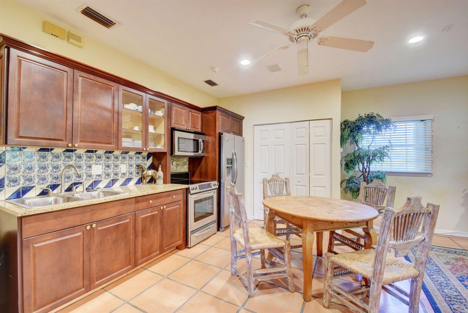 PALM BEACH POINT - Residential
