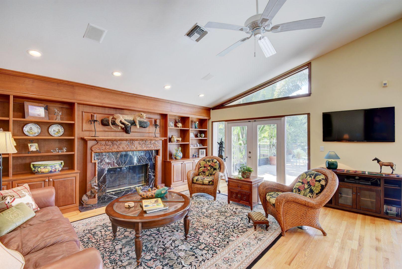 PALM BEACH POINT - Residential