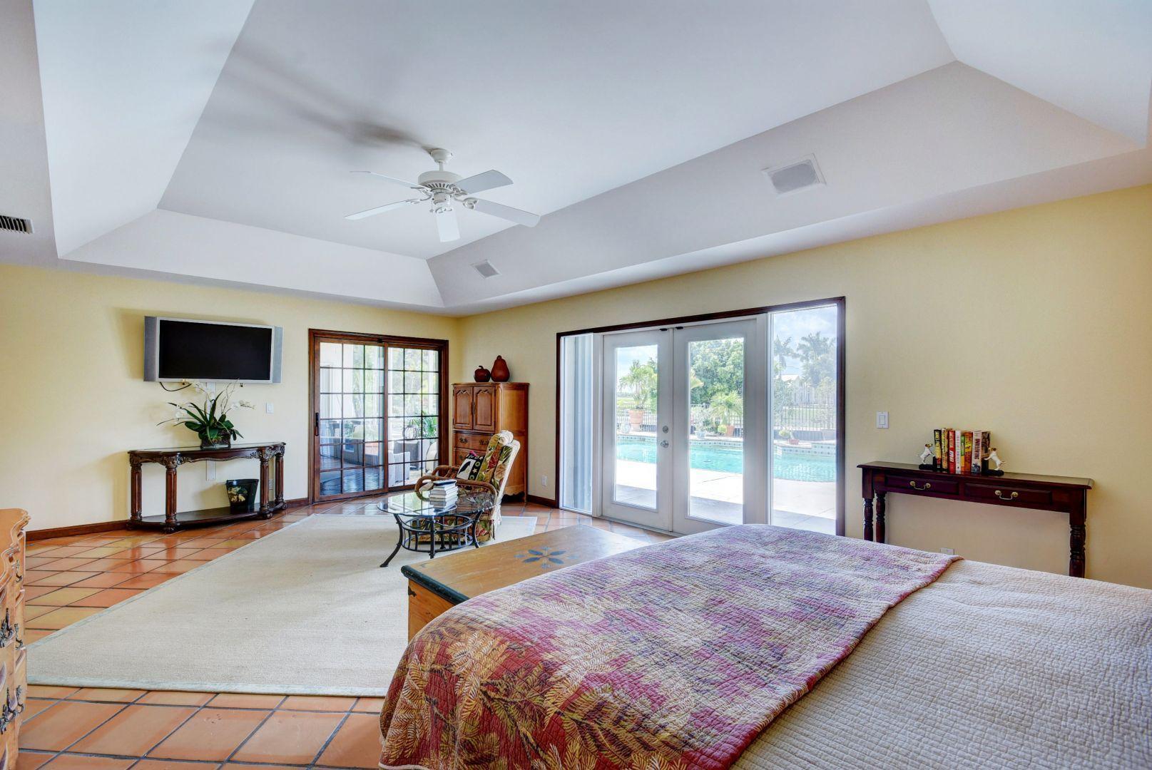 PALM BEACH POINT - Residential