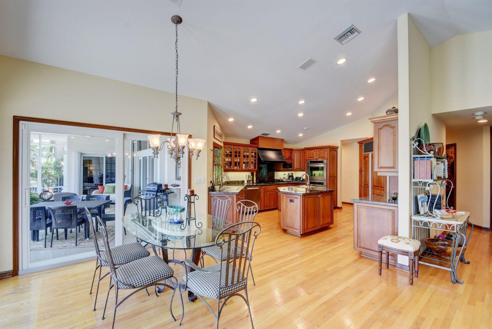 PALM BEACH POINT - Residential