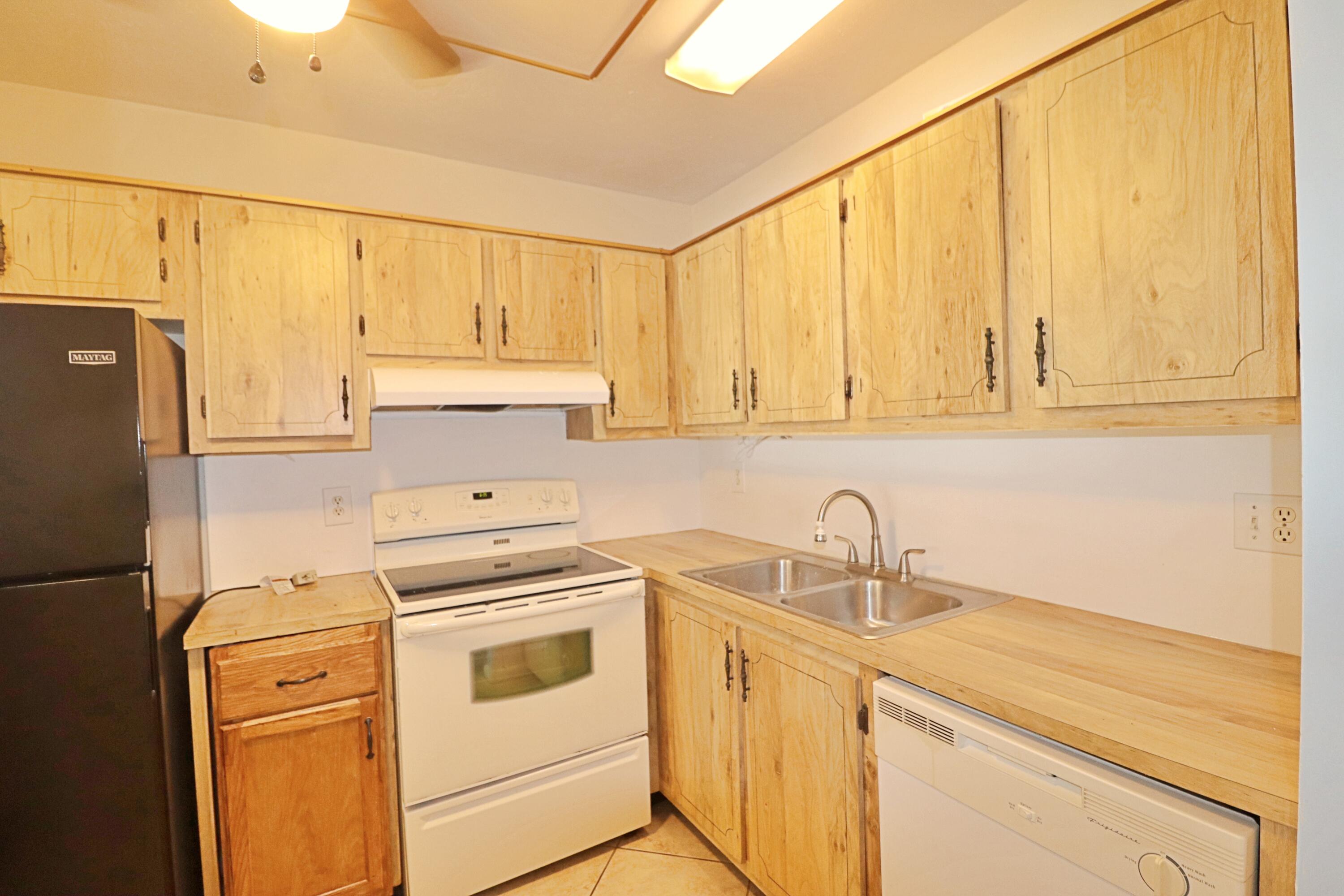 HIGH POINT OF FORT PIERCE CONDOMINIUM SECTION 3 - Residential