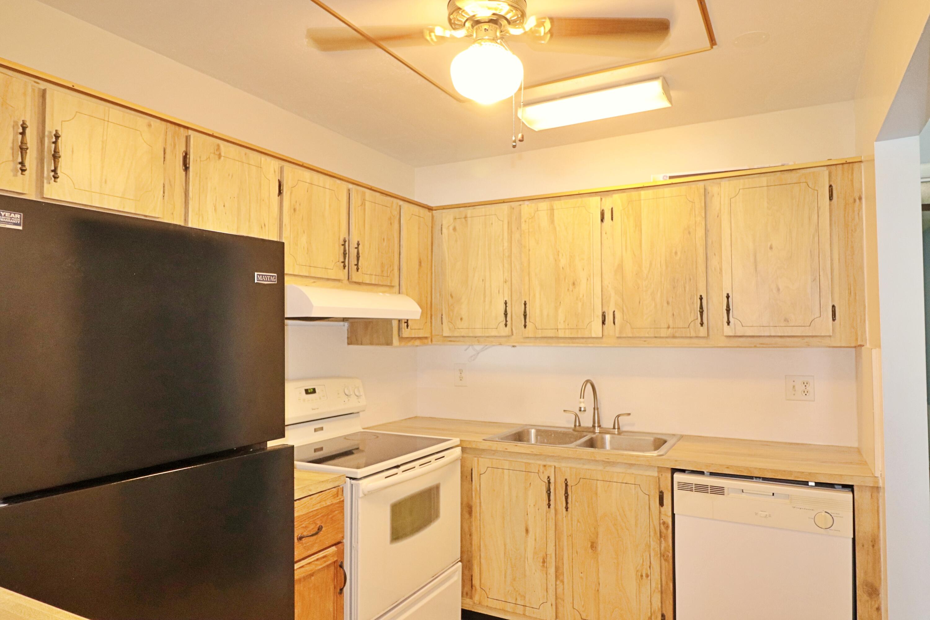 HIGH POINT OF FORT PIERCE CONDOMINIUM SECTION 3 - Residential