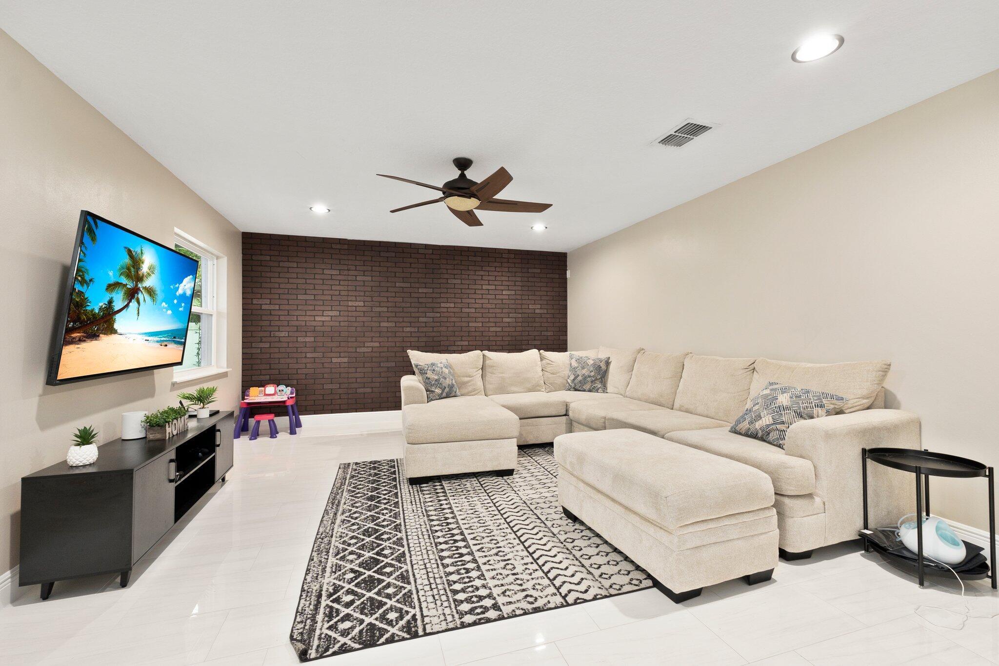 WINTERLAKES TRACT H 1ST R - Residential