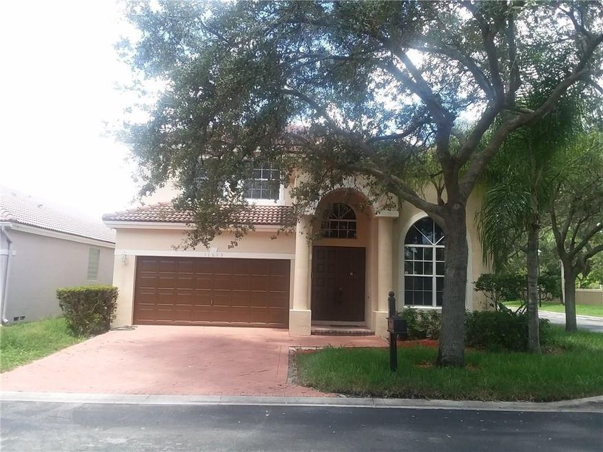 WONDERFUL CORNER LOT SINGLE-FAMILY HOME IN THE EXCLUSIVE GATED COMMUNITY OF LENNOX ISLES CORAL SPRING. SPACIOUS 4 BED 3 FULL BATH (1 BDRM 1 BATH DOWNSTAIRS ) 2 CAR GARAGE. HOME HAS A OPEN FLOOR PLAN LAYOUT WITH VAULTED CEILING, LARGE BREAKFAST AREA & SNACK BAR, TILE AND LAMINATE WOOD FLOORING THROUGHOUT. FENCED IN CORNER POOL WITH SCREENED PATIO.COMMUNITY AMMENITIES INCLUDE; COMMUNITY POOL, TENNIS, EXERCISE, PARK, PLAYGROUND, JOGGING TRAIL. THIS IS DEFINITELY A RENTERS DREAM HOME ***WILL NOT LAST***